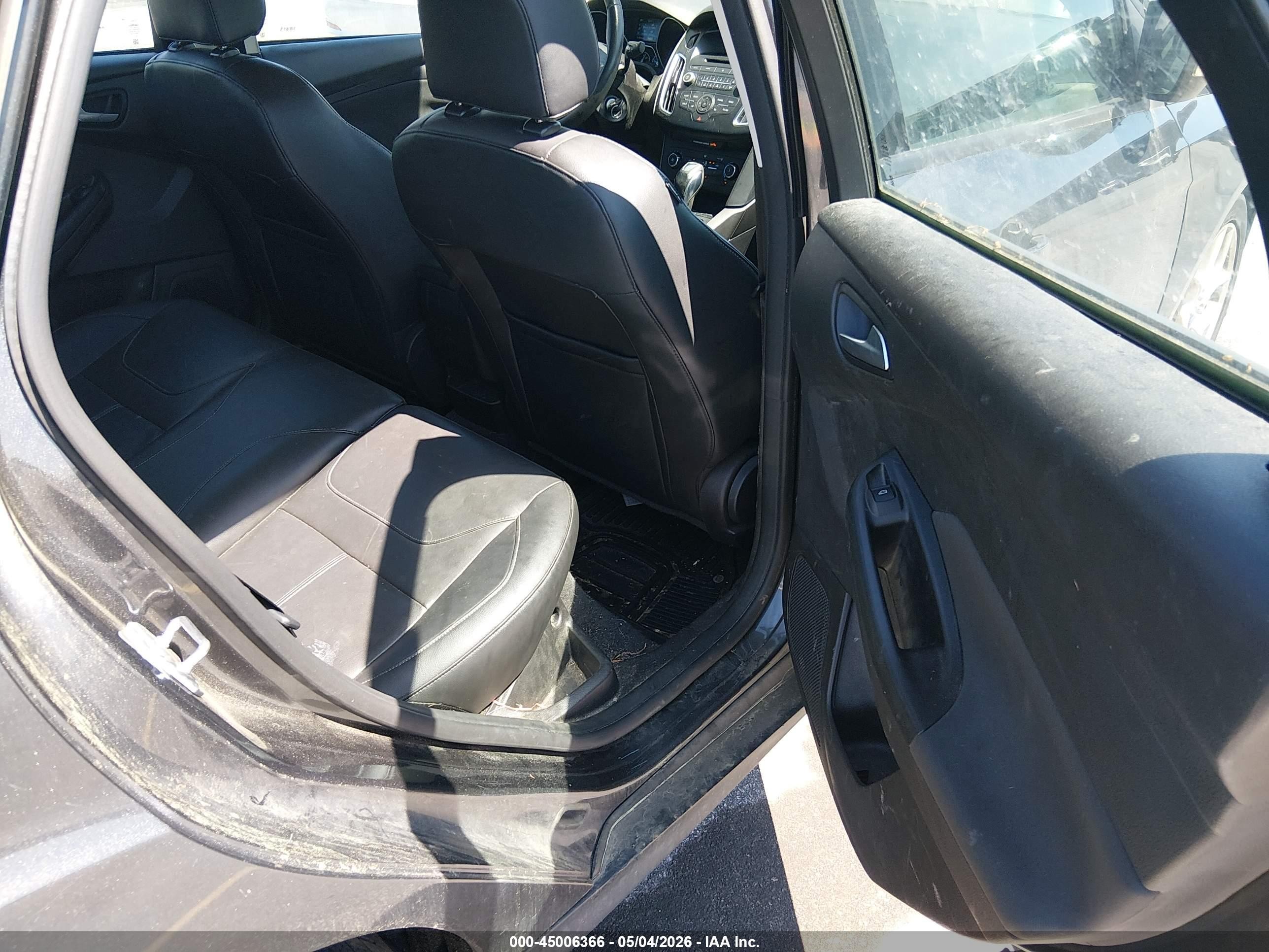 2015 Ford Focus Se Gray vin: 1FADP3F28FL274051