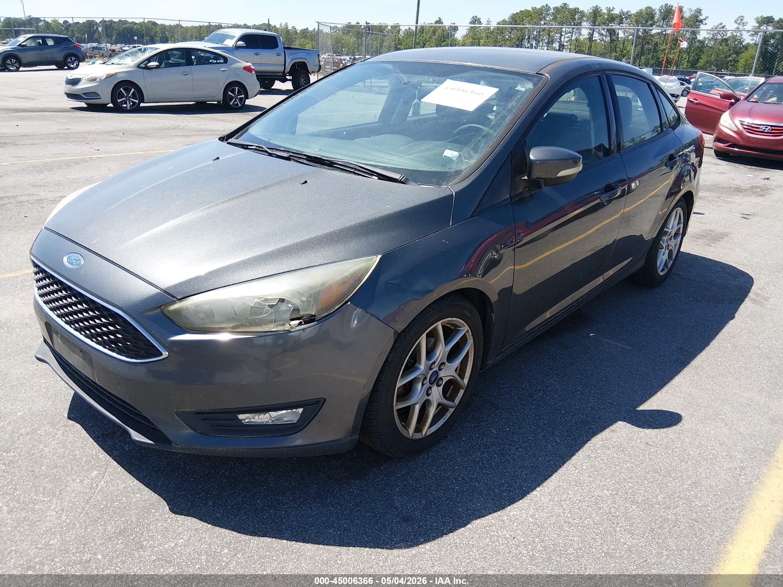 2015 Ford Focus Se Gray vin: 1FADP3F28FL274051