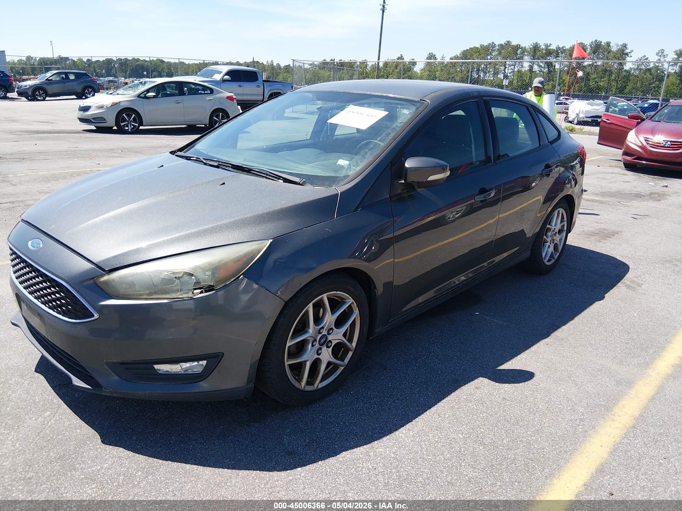 2015 Ford Focus Se Gray vin: 1FADP3F28FL274051