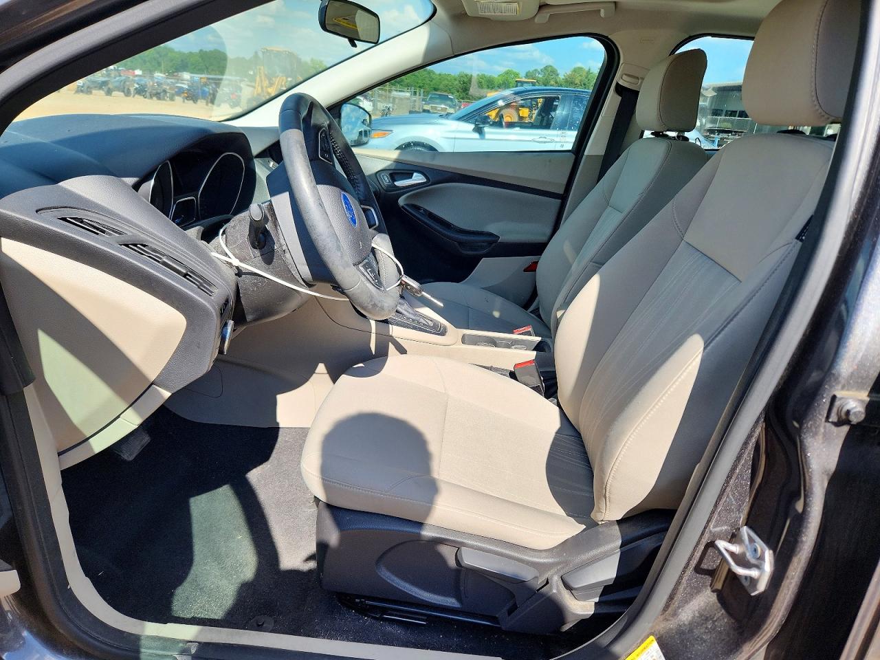 2015 Ford Focus Se Gray vin: 1FADP3F28FL285681