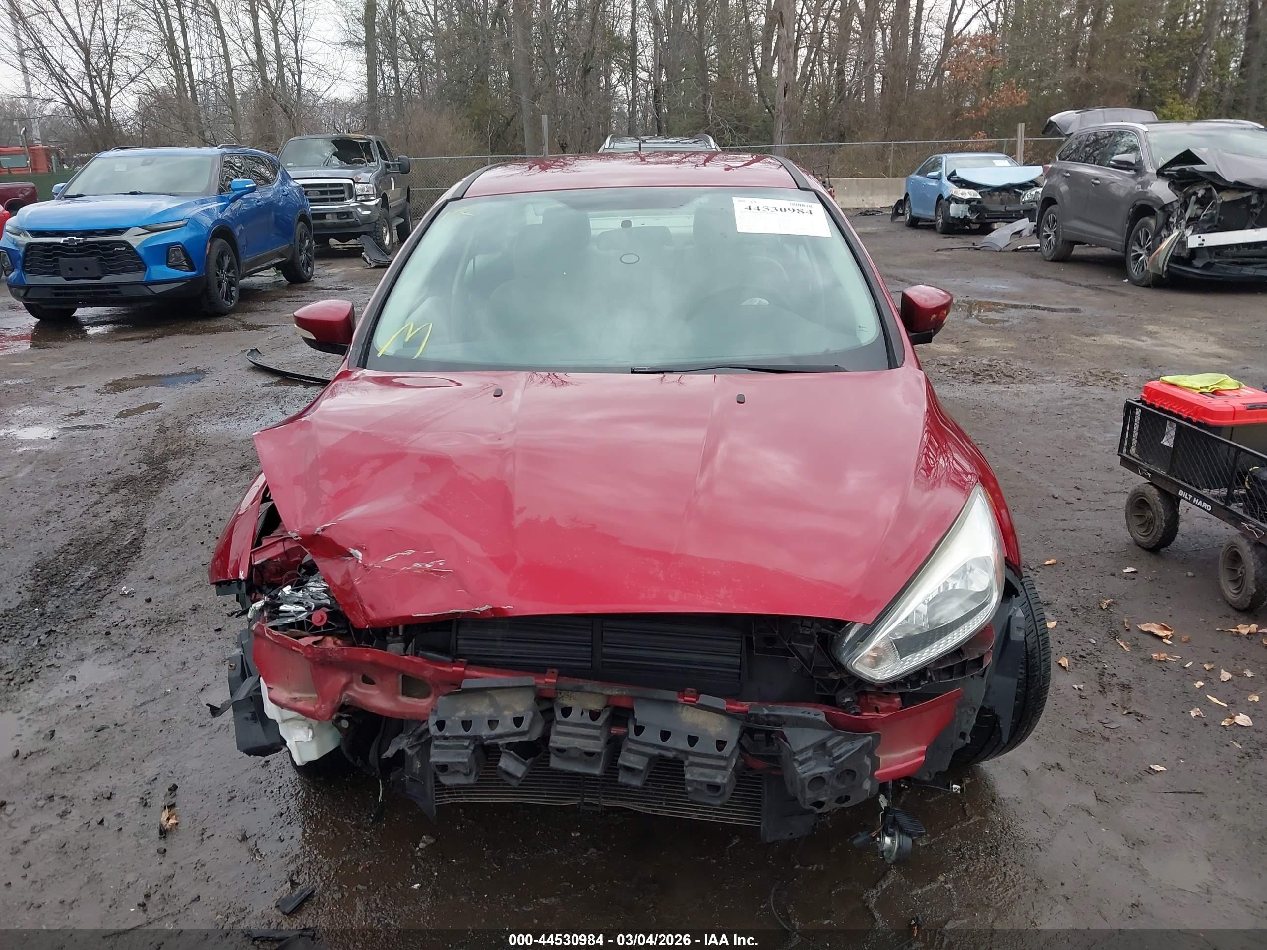 2015 Ford Focus Se Red vin: 1FADP3F28FL291500