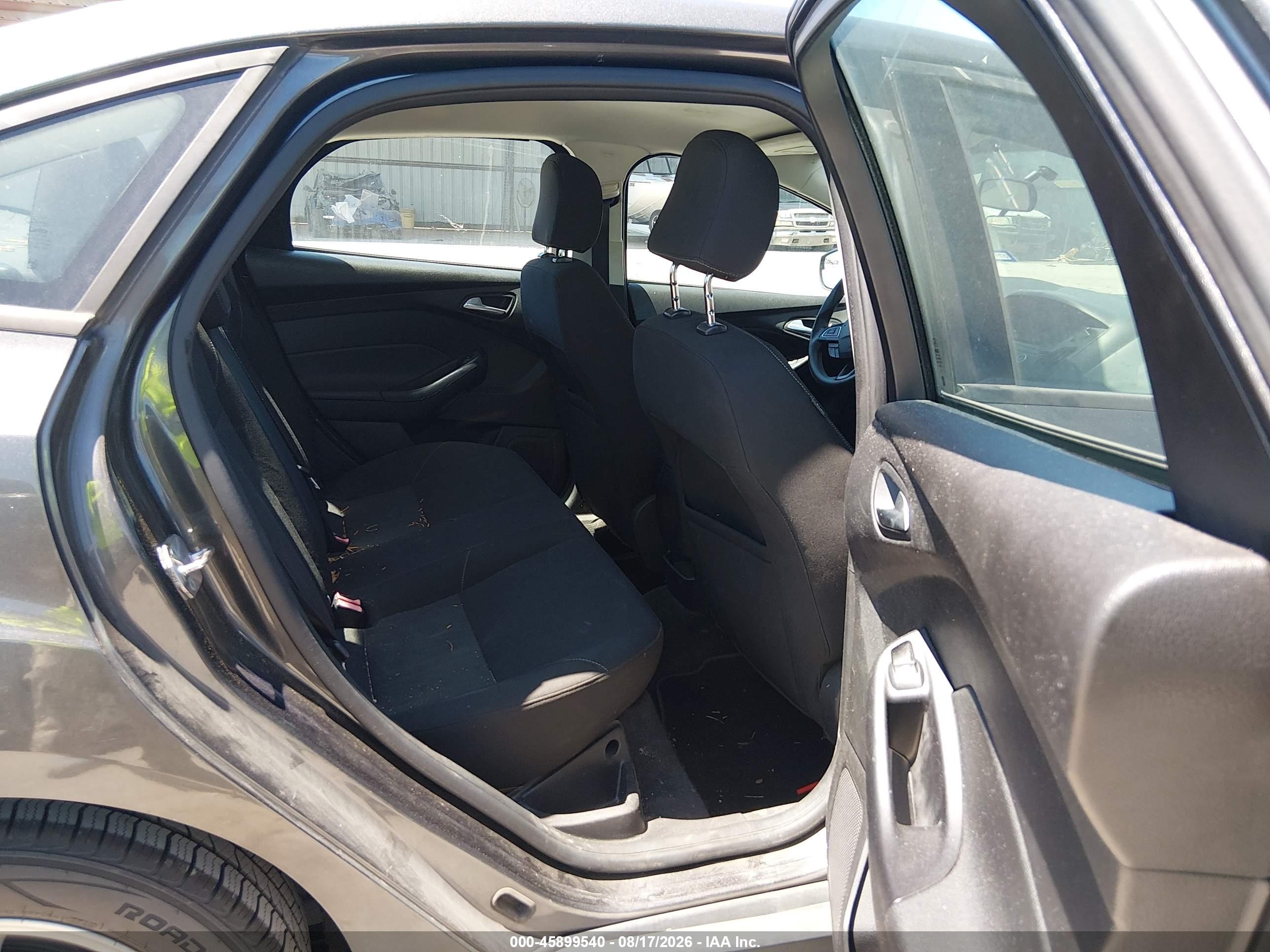 2015 Ford Focus Se Gray vin: 1FADP3F28FL293568