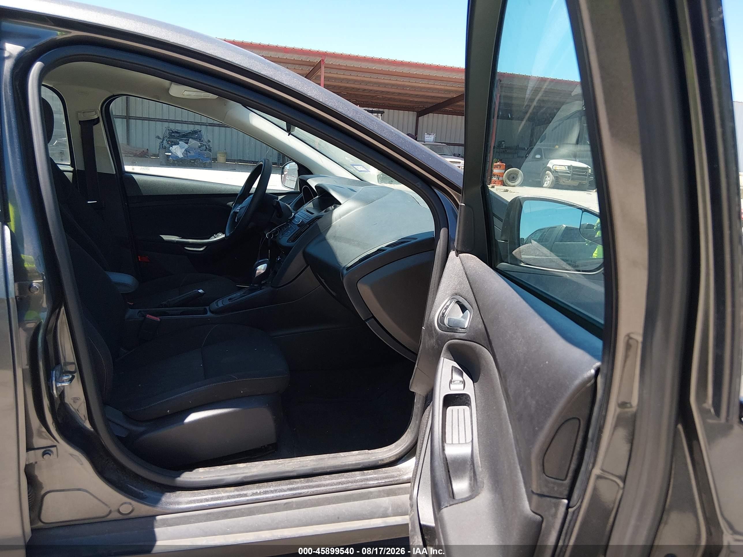 2015 Ford Focus Se Gray vin: 1FADP3F28FL293568