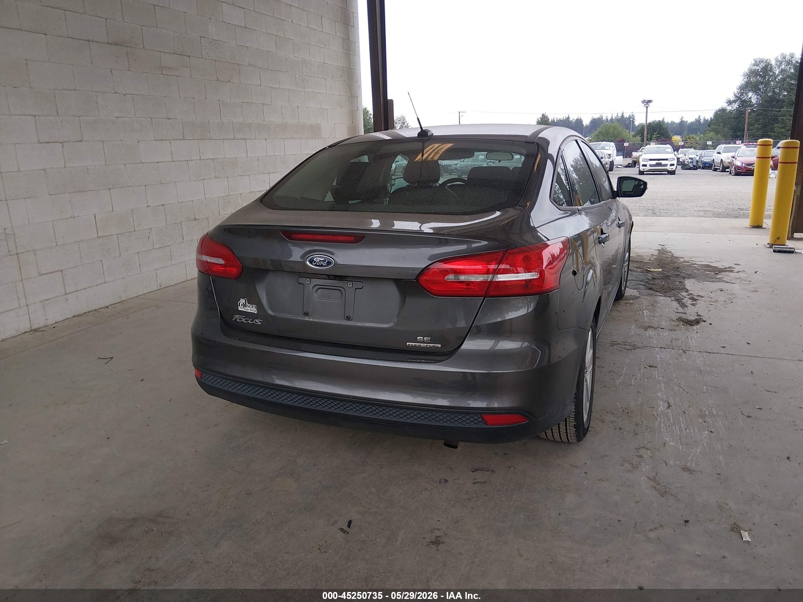 2015 Ford Focus Se Gray vin: 1FADP3F28FL294073