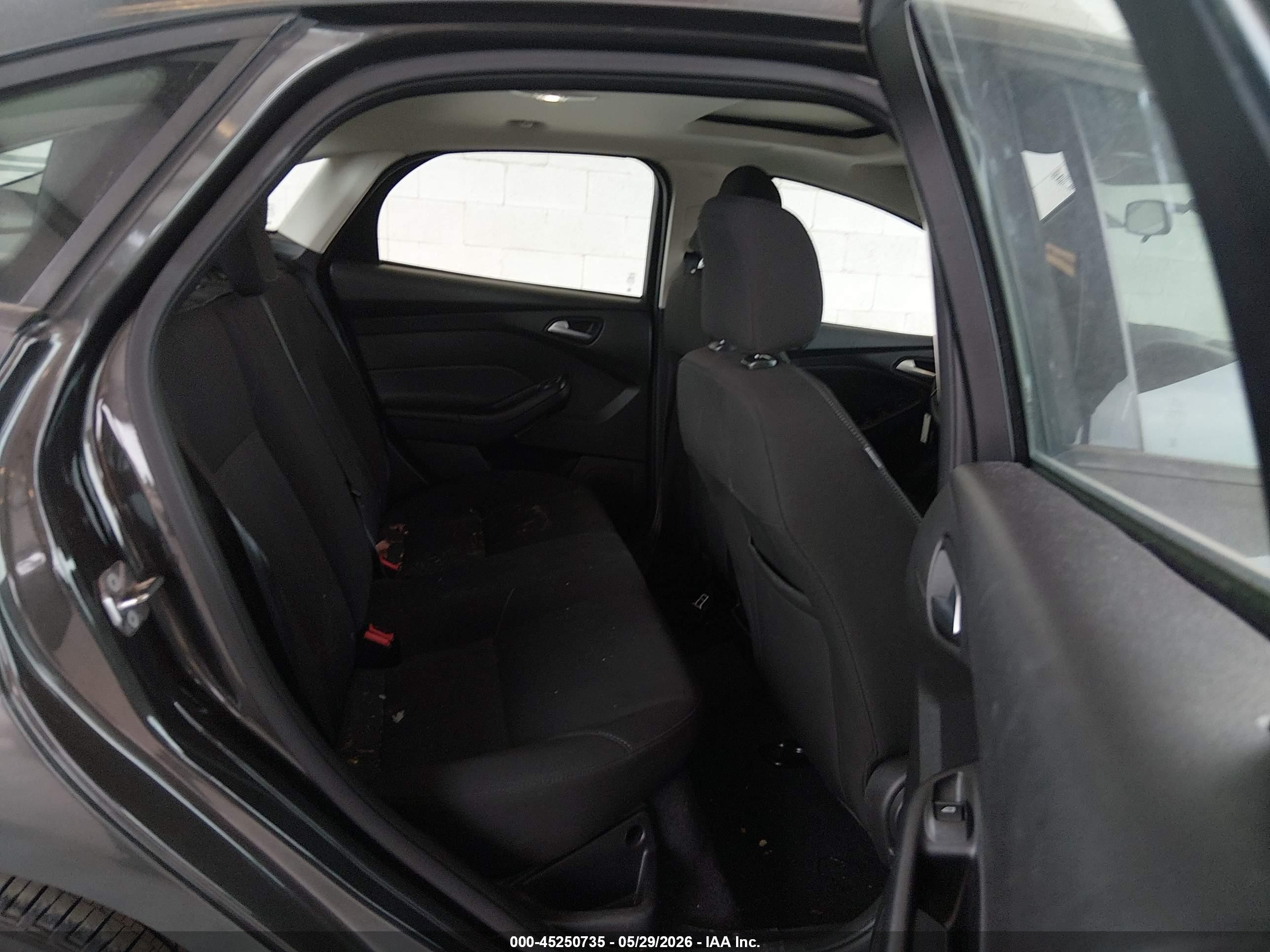 2015 Ford Focus Se Gray vin: 1FADP3F28FL294073