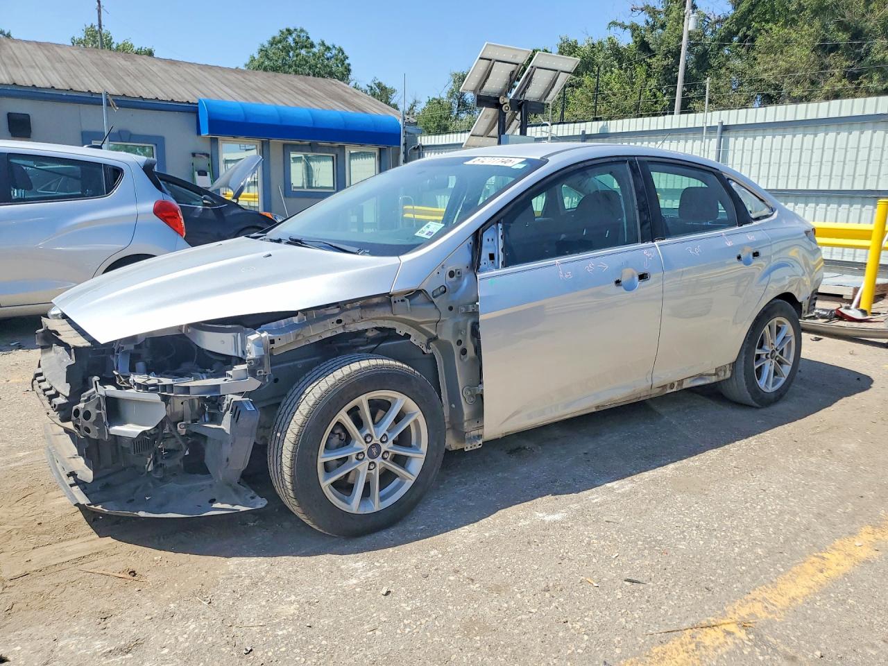 2015 Ford Focus Se Silver vin: 1FADP3F28FL304410