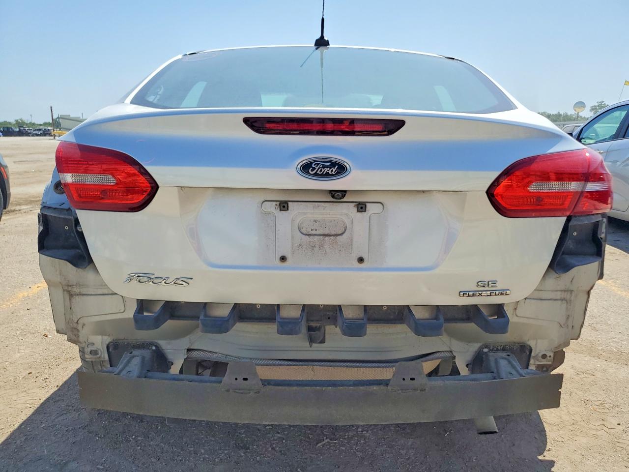 2015 Ford Focus Se Silver vin: 1FADP3F28FL304410