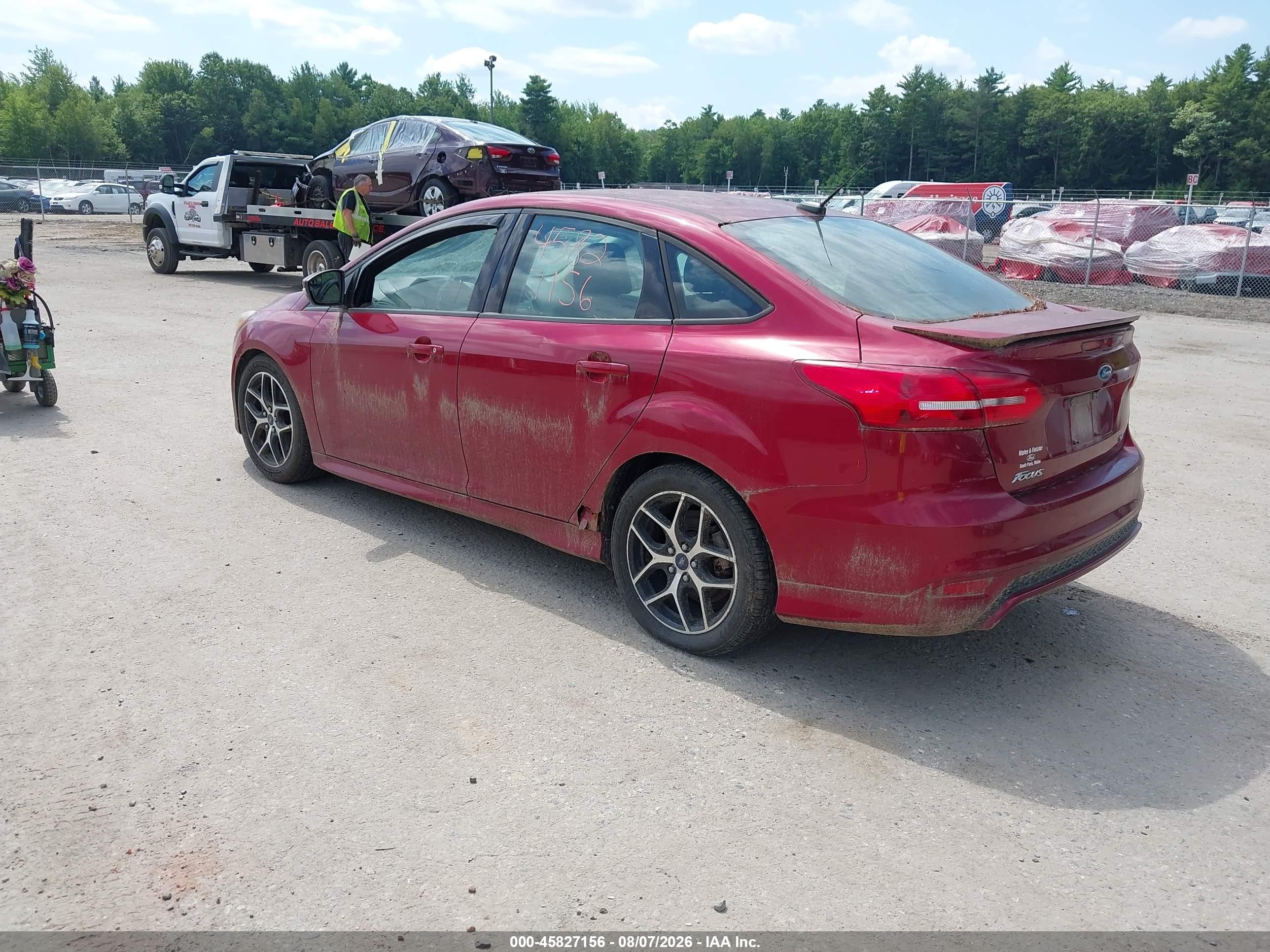 2015 Ford Focus Se Red vin: 1FADP3F28FL321143