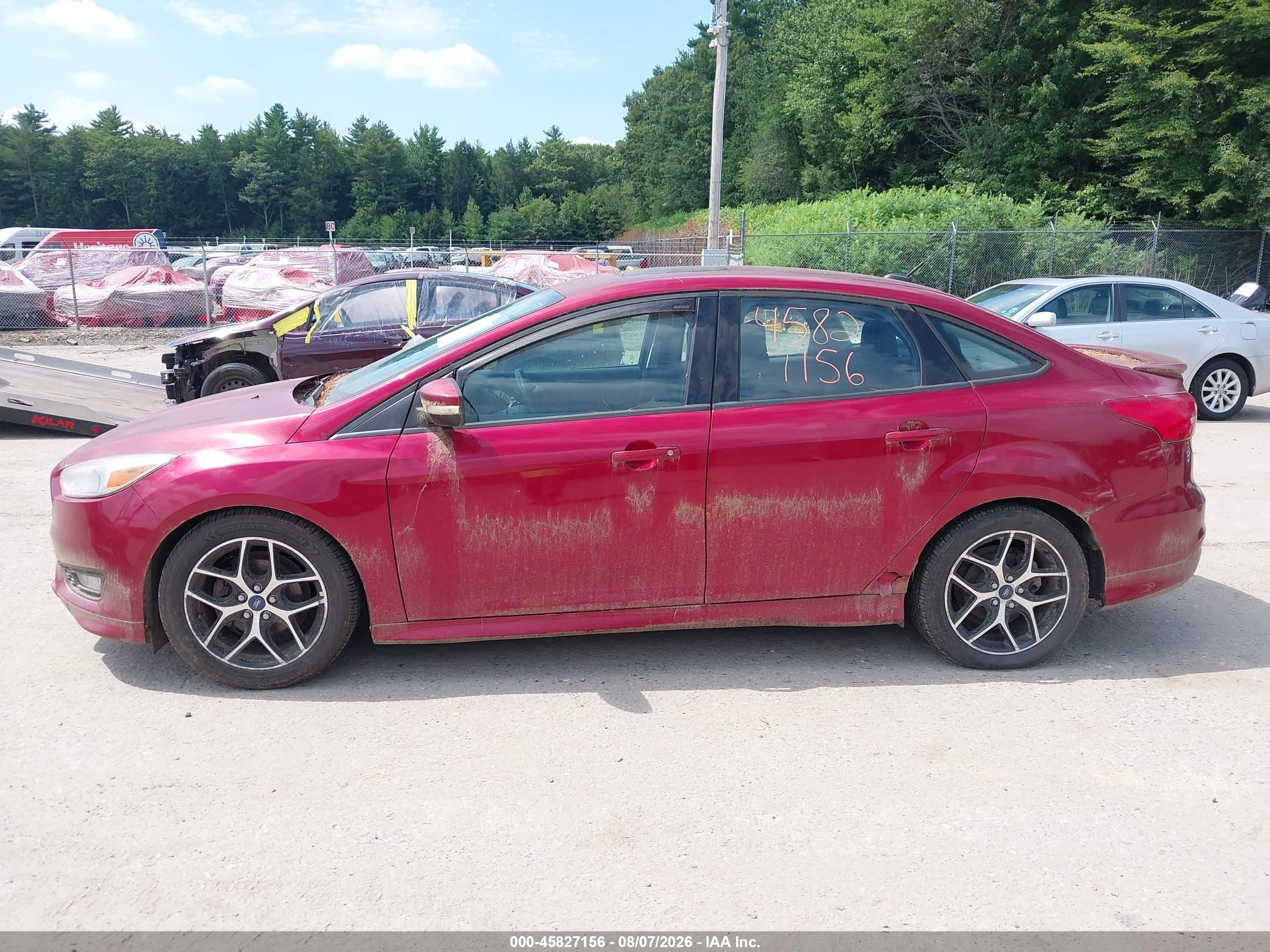 2015 Ford Focus Se Red vin: 1FADP3F28FL321143