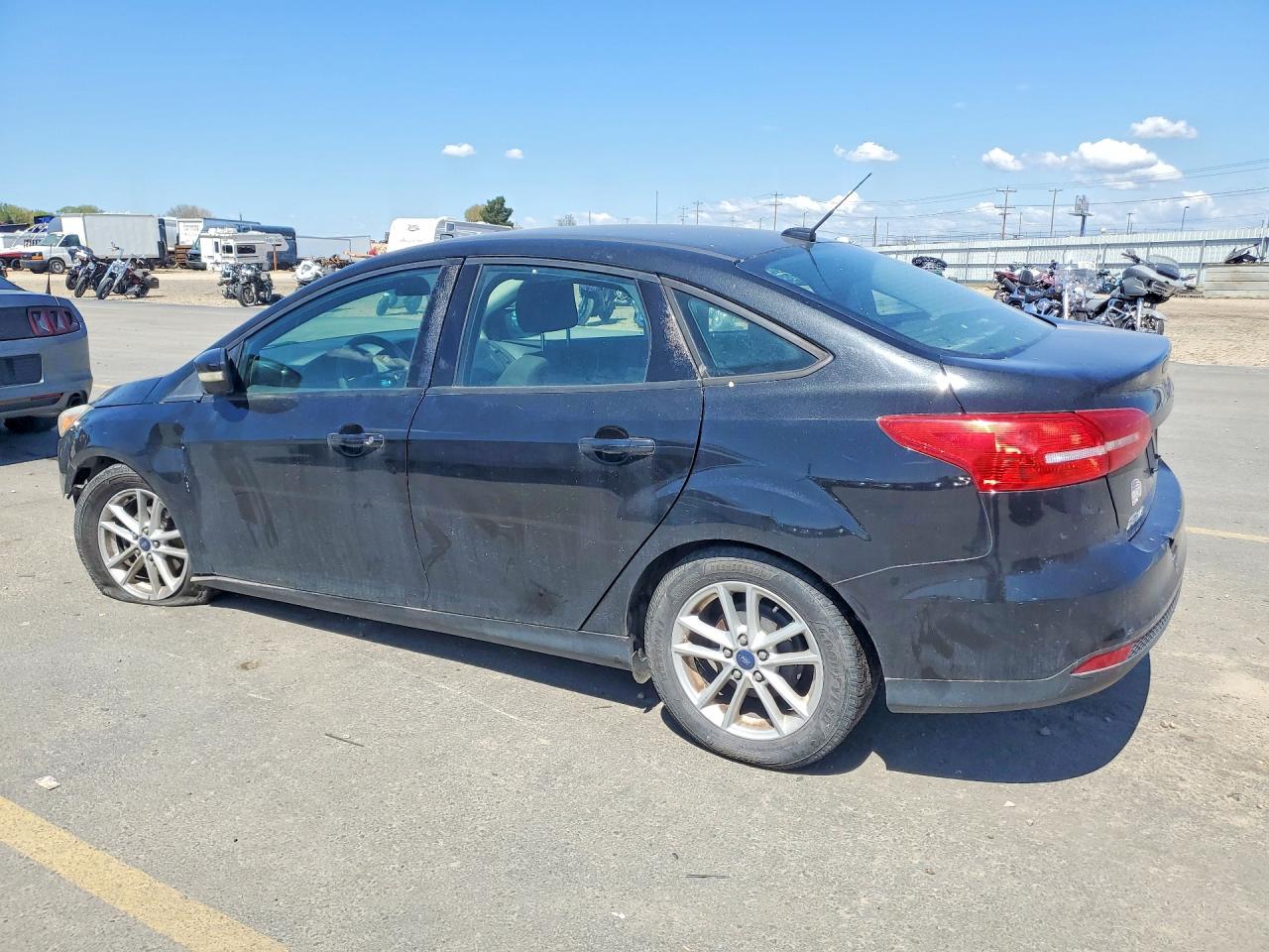 2015 Ford Focus Se Black vin: 1FADP3F28FL330361