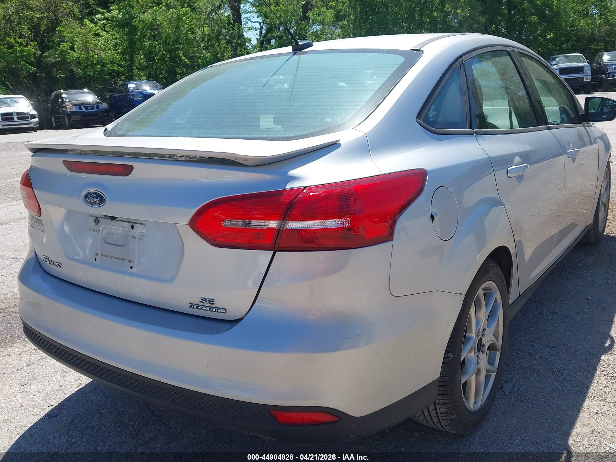 2015 Ford Focus Se Silver vin: 1FADP3F28FL334264