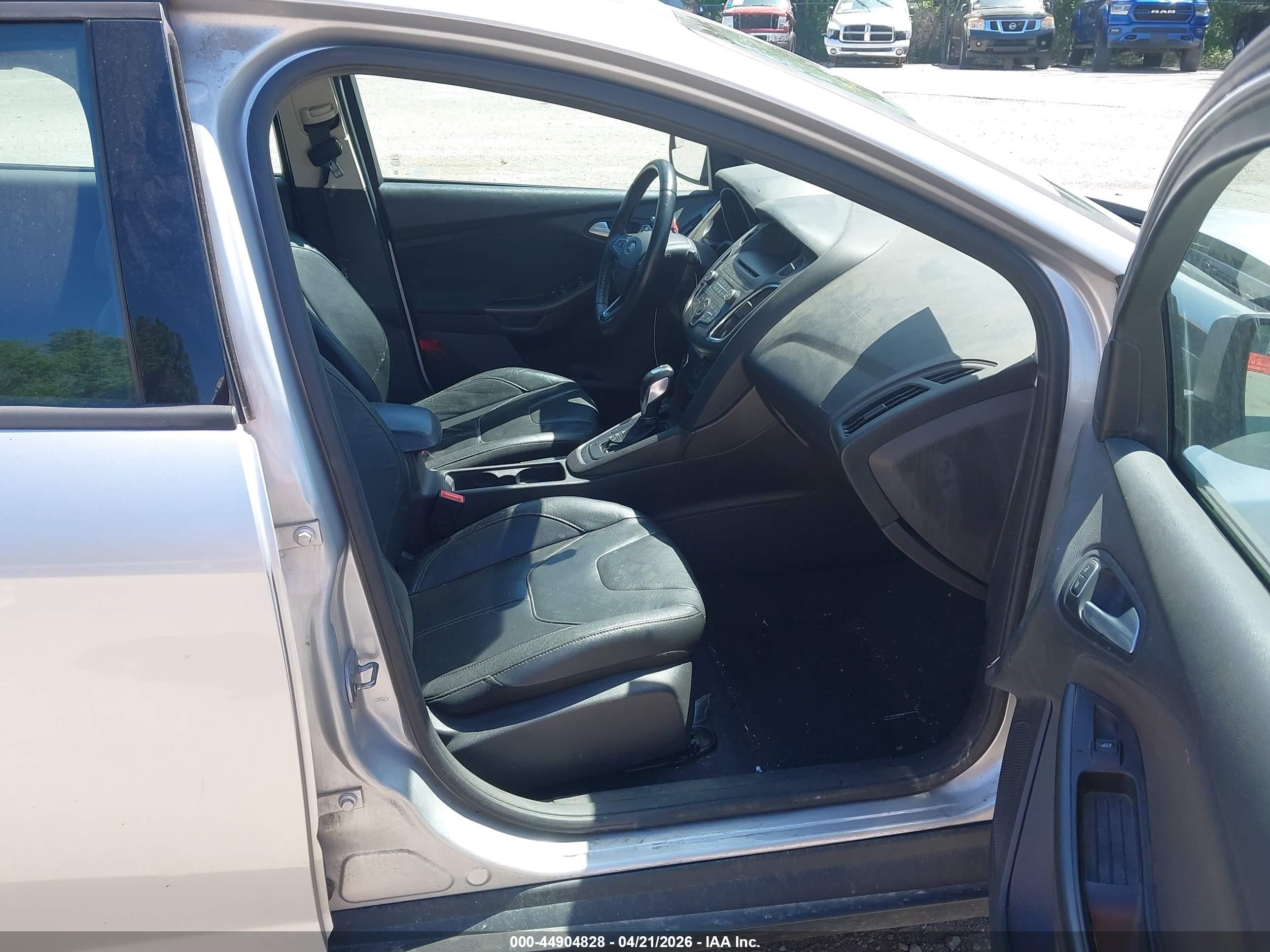 2015 Ford Focus Se Silver vin: 1FADP3F28FL334264