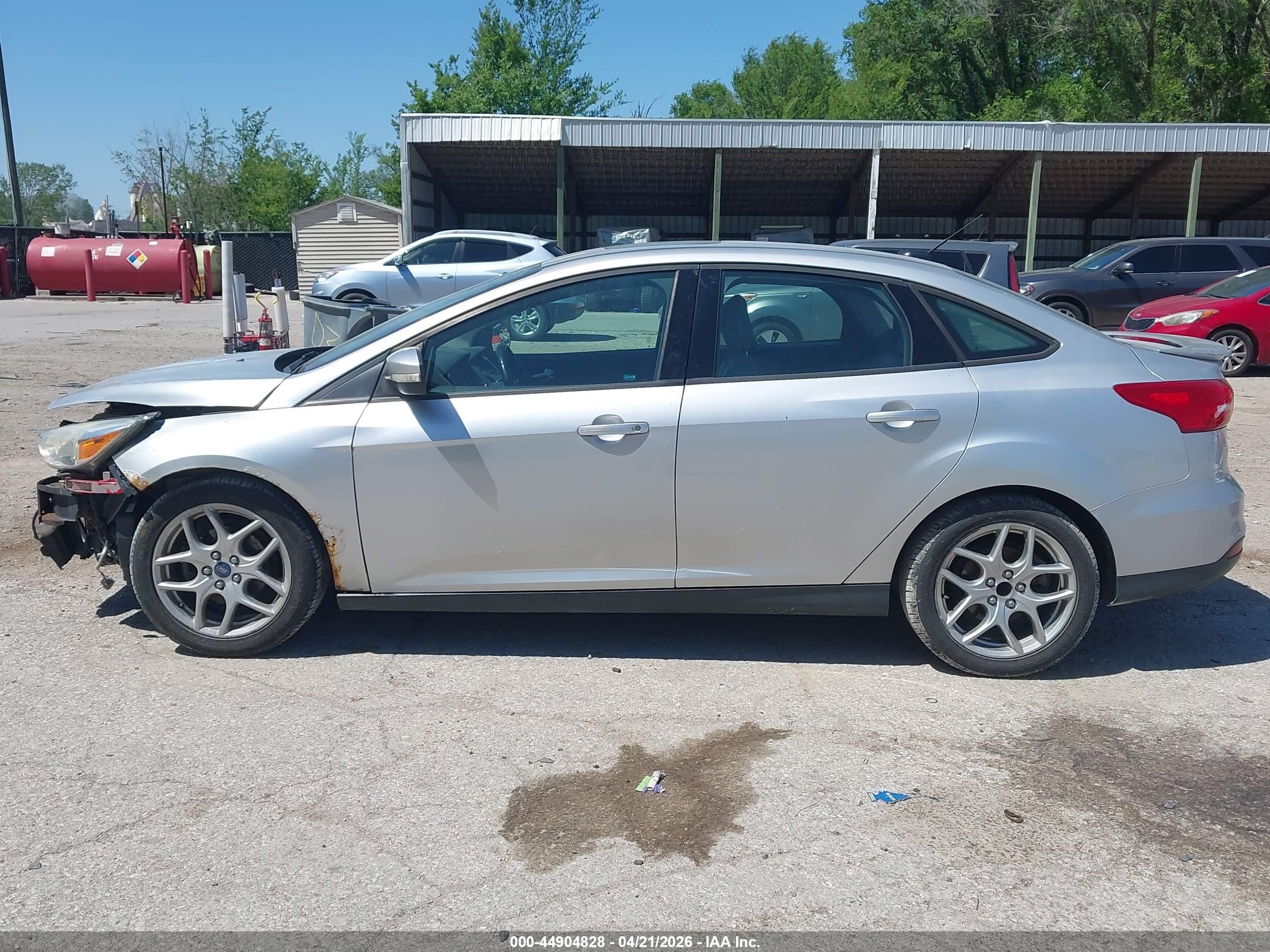 2015 Ford Focus Se Silver vin: 1FADP3F28FL334264