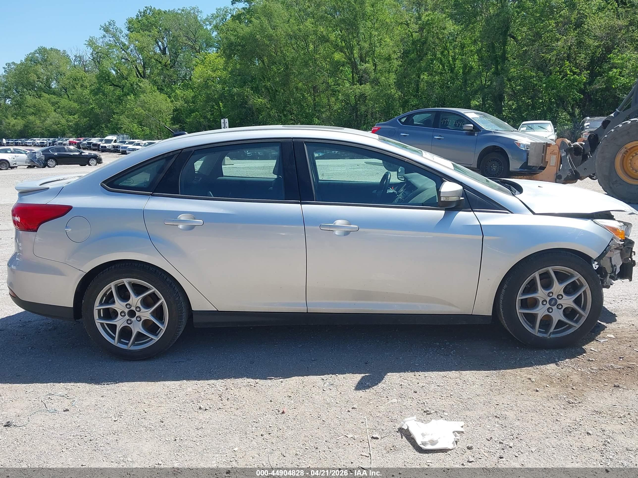 2015 Ford Focus Se Silver vin: 1FADP3F28FL334264
