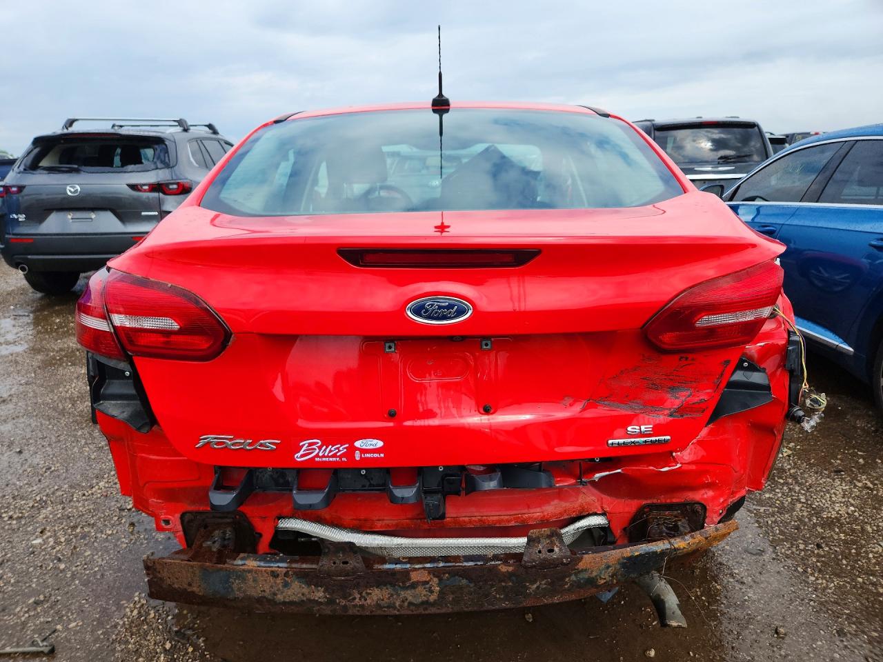 2015 Ford Focus Se Красный vin: 1FADP3F28FL342414