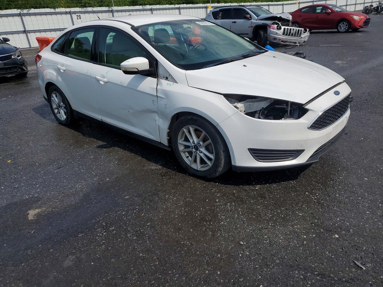 2015 Ford Focus Se Белый vin: 1FADP3F28FL353610