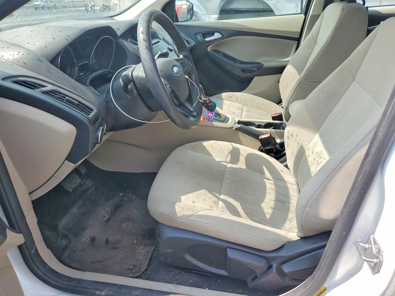 2015 Ford Focus Se Белый vin: 1FADP3F28FL353610