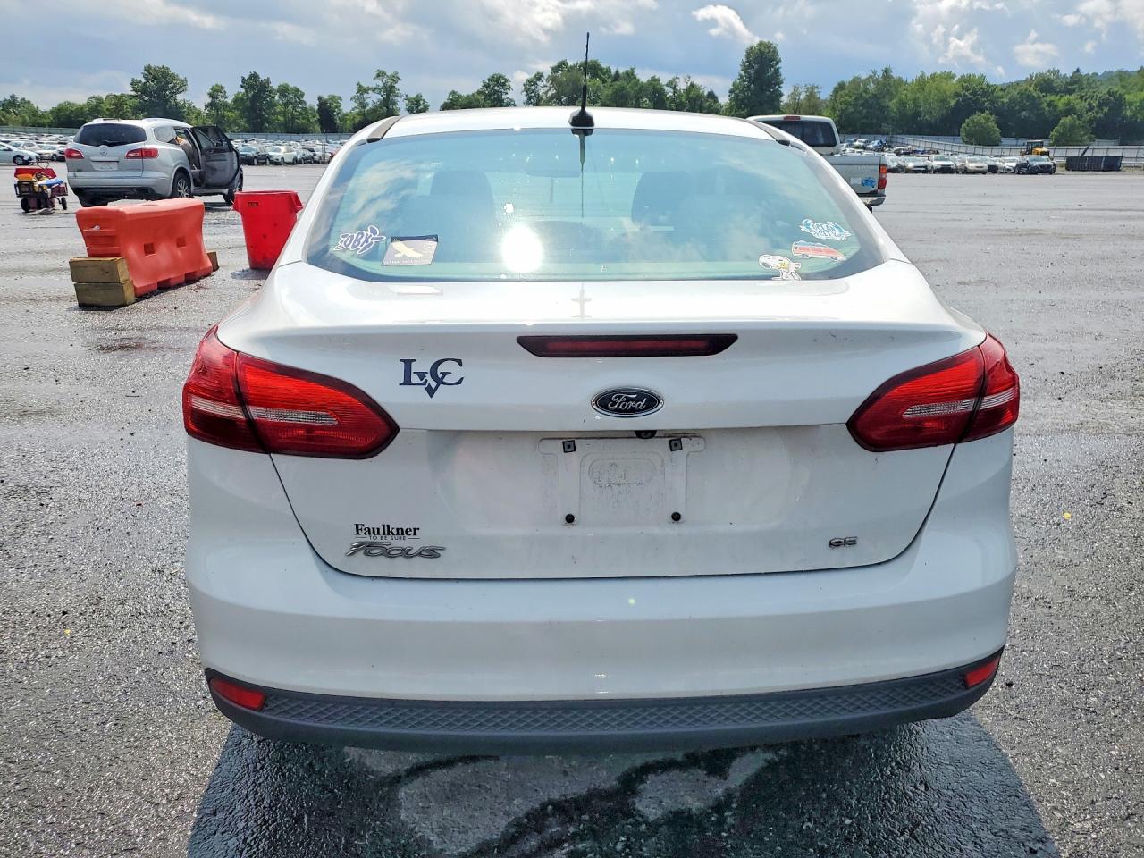 2015 Ford Focus Se Белый vin: 1FADP3F28FL353610