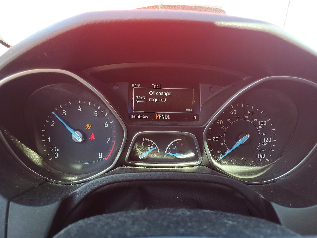 2015 Ford Focus Se Красный vin: 1FADP3F28FL355552