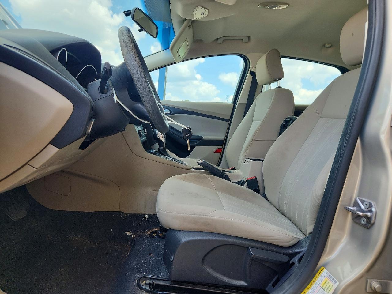 2015 Ford Focus Se Tan vin: 1FADP3F28FL357351