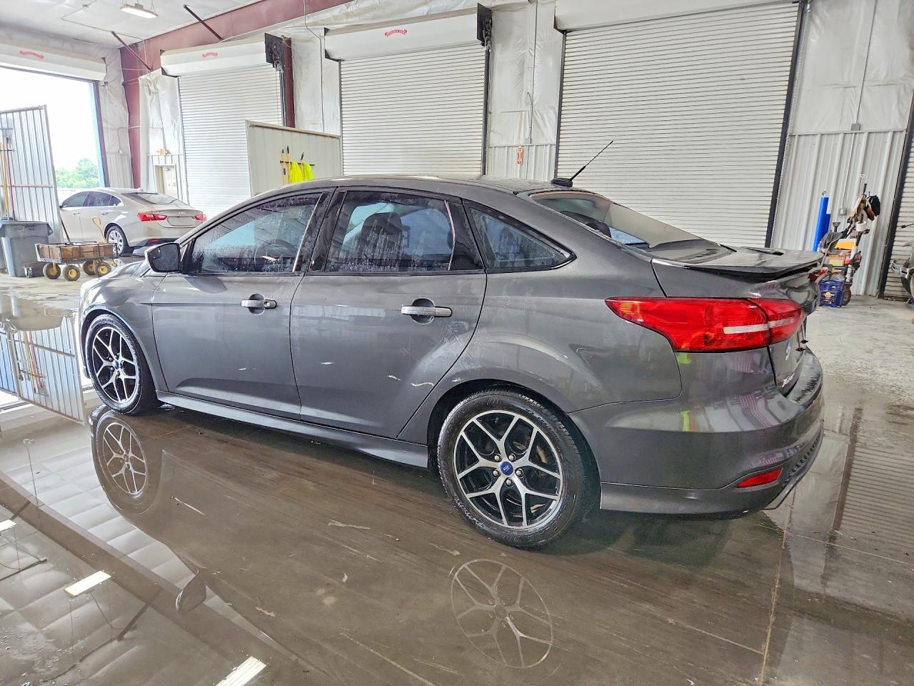 2015 Ford Focus Se Gray vin: 1FADP3F28FL373047