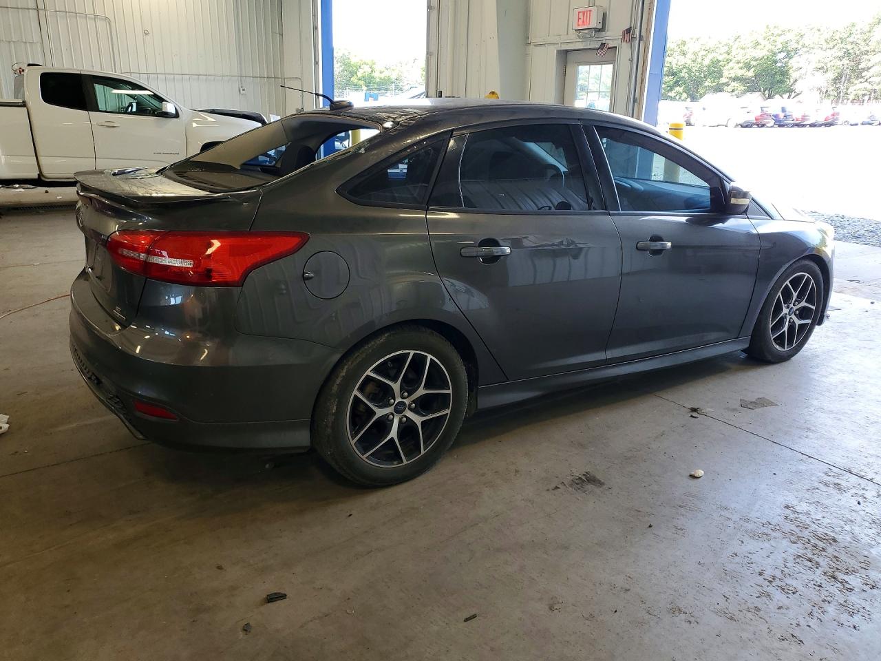2015 Ford Focus Se Gray vin: 1FADP3F28FL373047