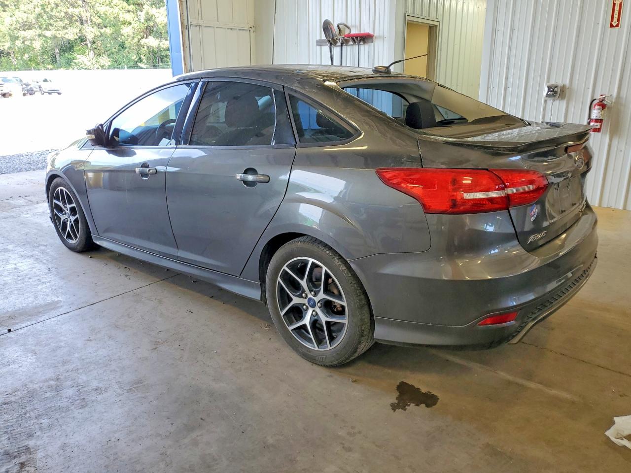 2015 Ford Focus Se Gray vin: 1FADP3F28FL373047