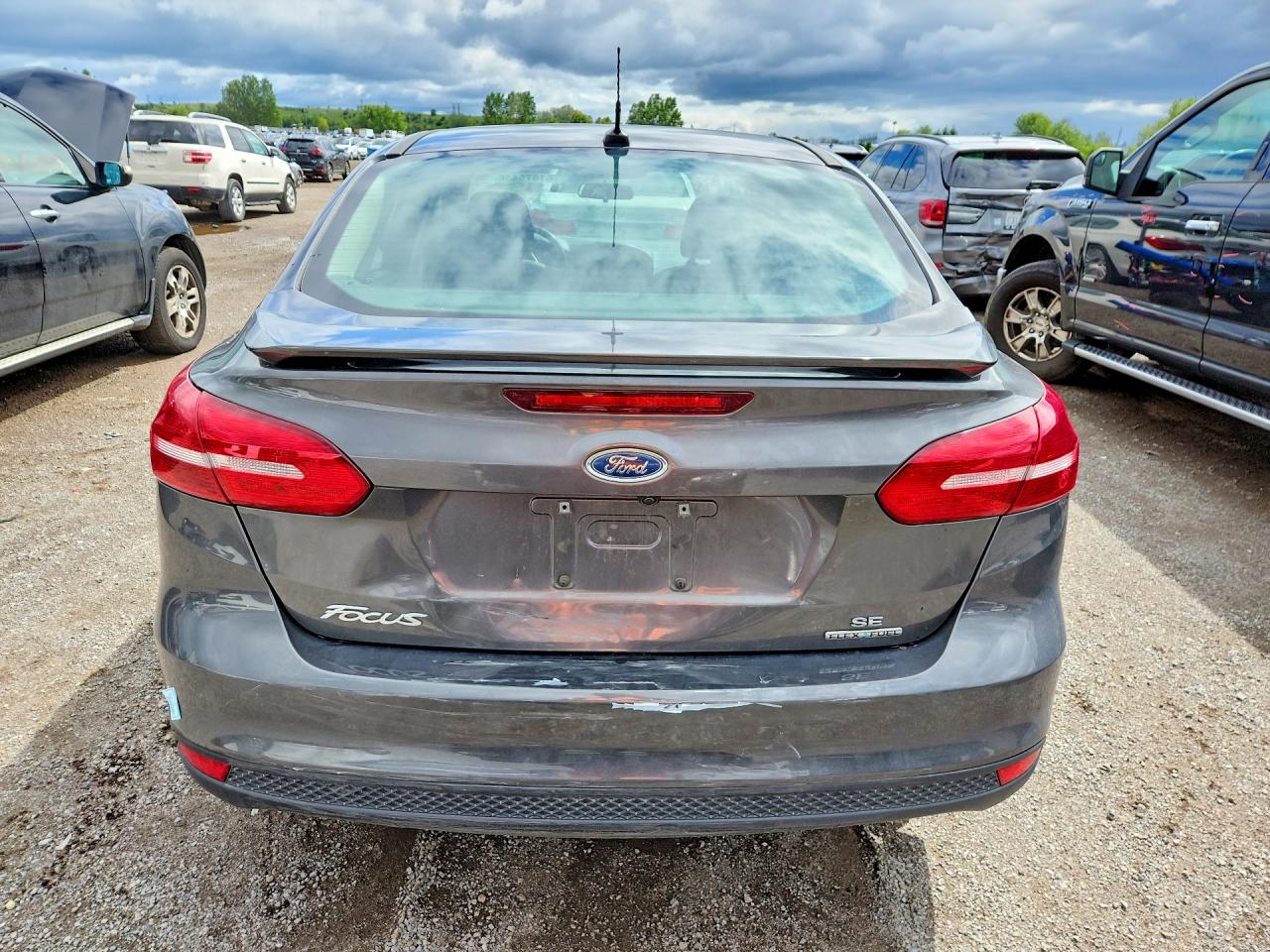 2015 Ford Focus Se Серый vin: 1FADP3F28FL377311
