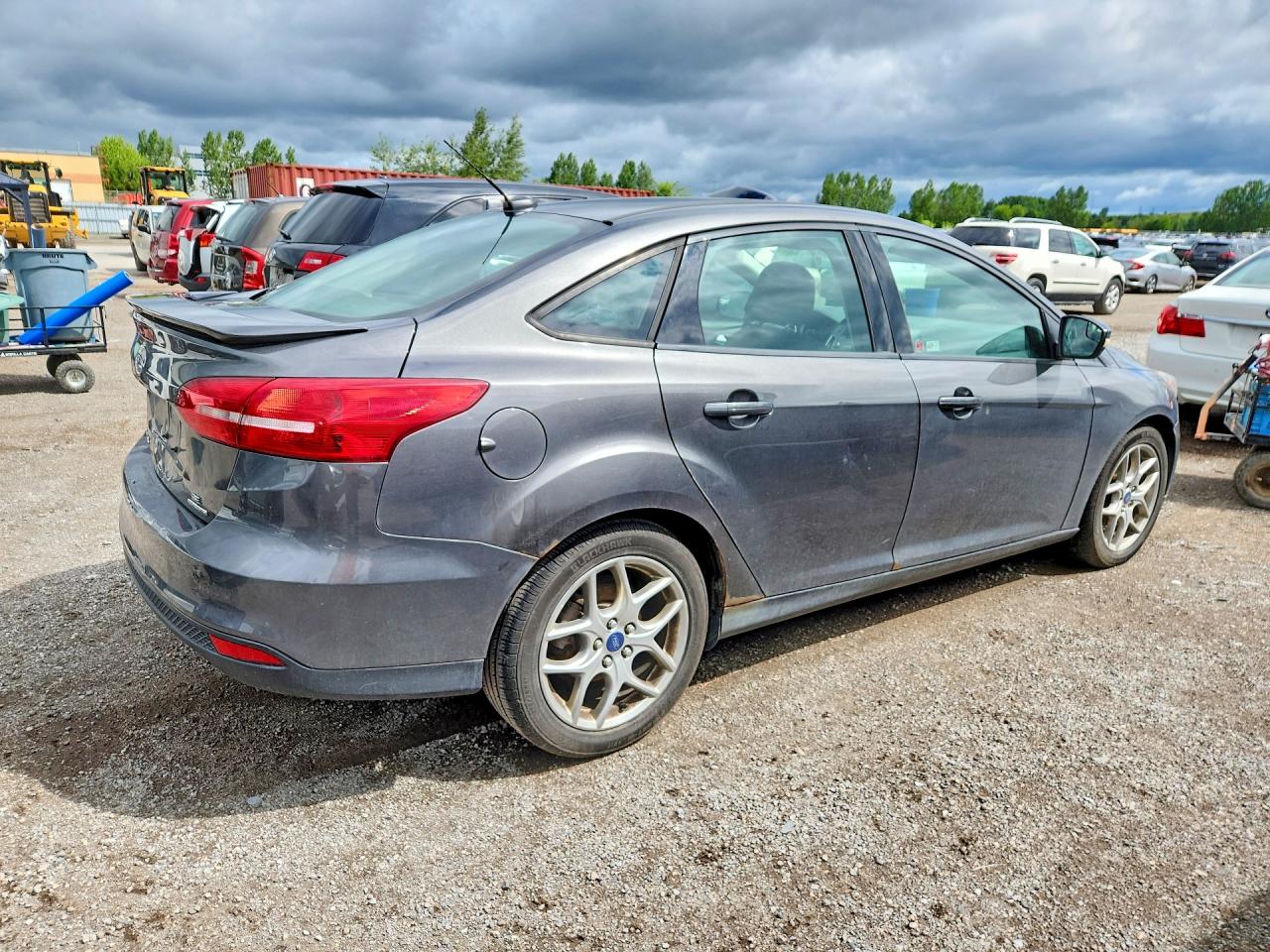 2015 Ford Focus Se Серый vin: 1FADP3F28FL377311