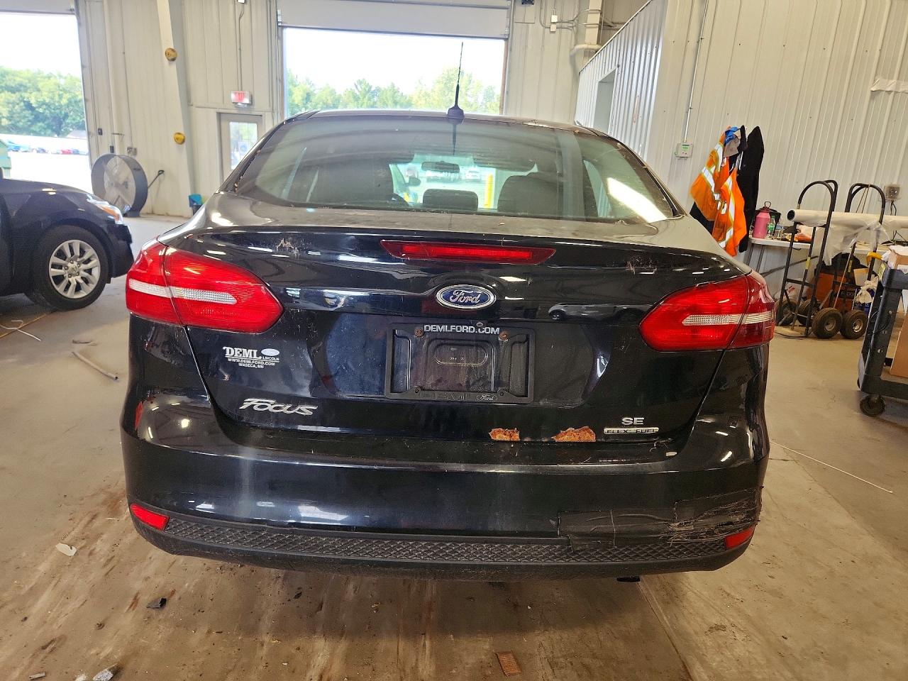 2016 Ford Focus Se Black vin: 1FADP3F28GL282216