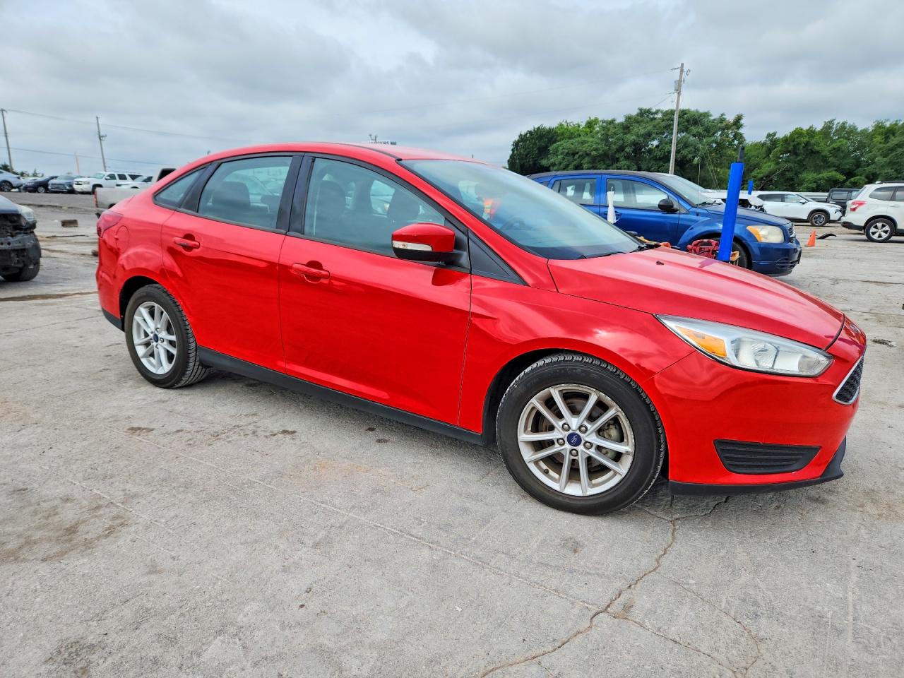 2017 Ford Focus Se Red vin: 1FADP3F28HL207999