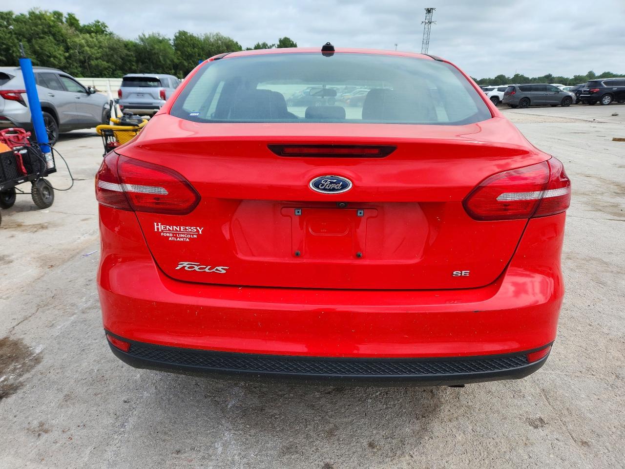 2017 Ford Focus Se Red vin: 1FADP3F28HL207999