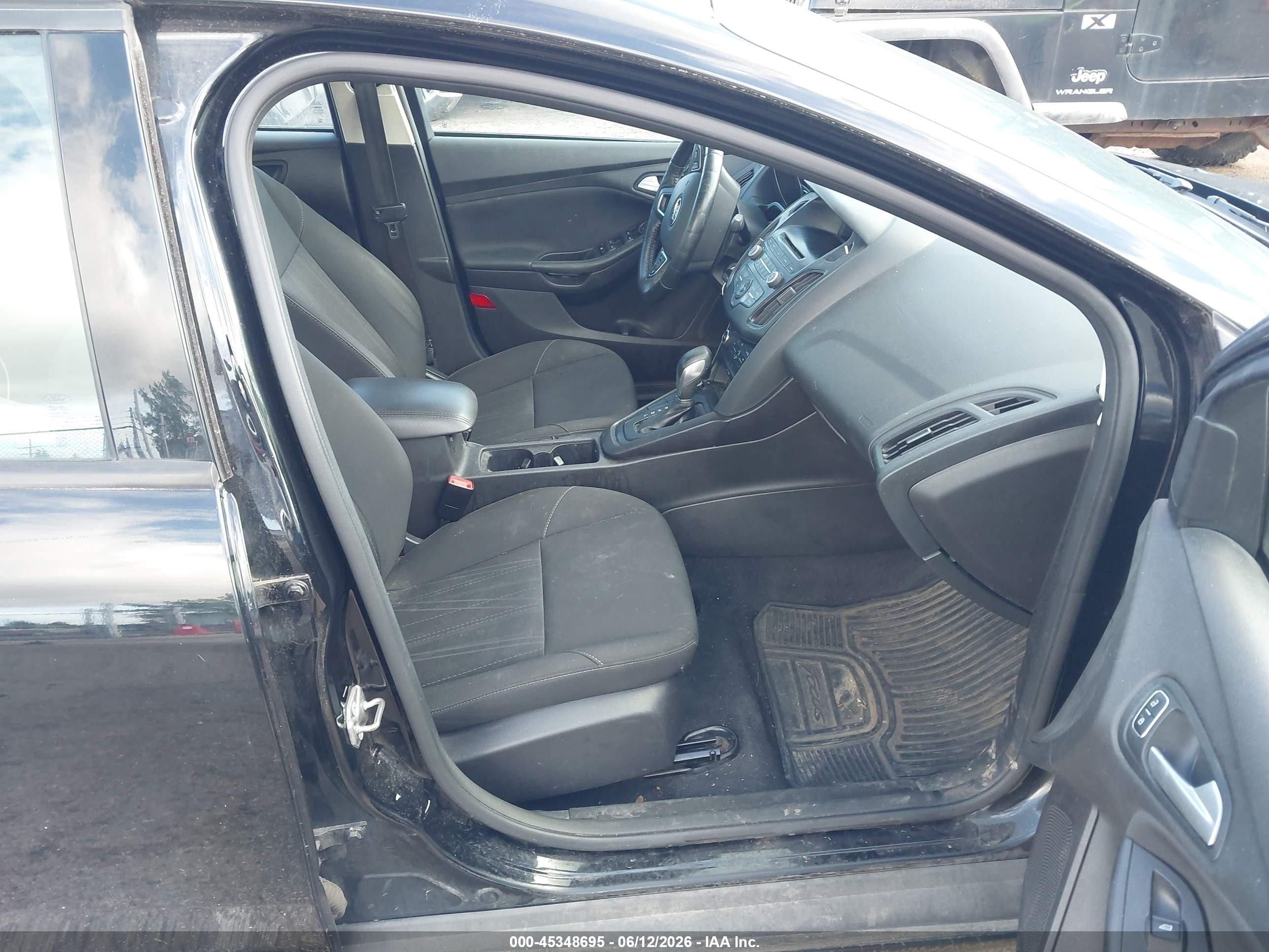 2017 Ford Focus Se Black vin: 1FADP3F28HL244132