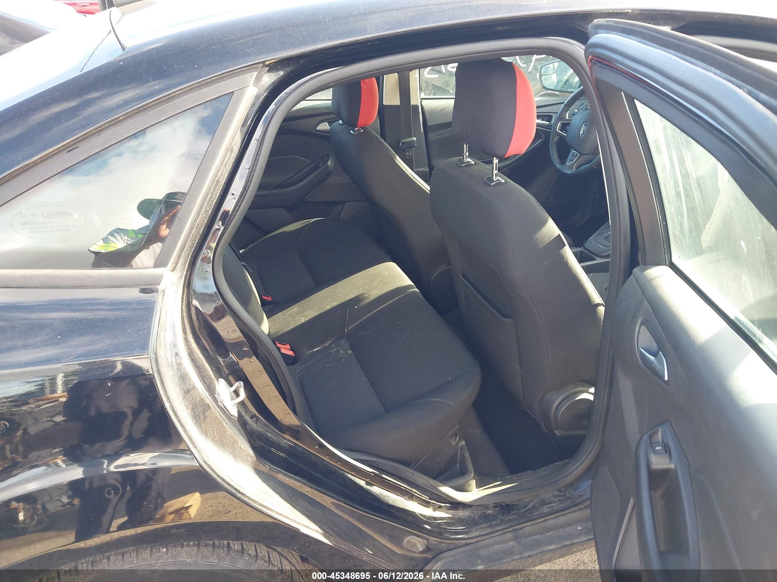 2017 Ford Focus Se Black vin: 1FADP3F28HL244132