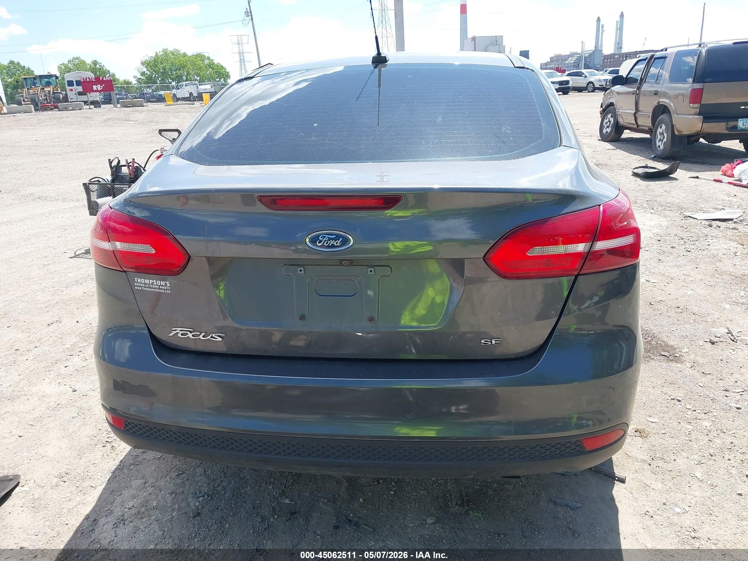 2017 Ford Focus Se Gray vin: 1FADP3F28HL298918