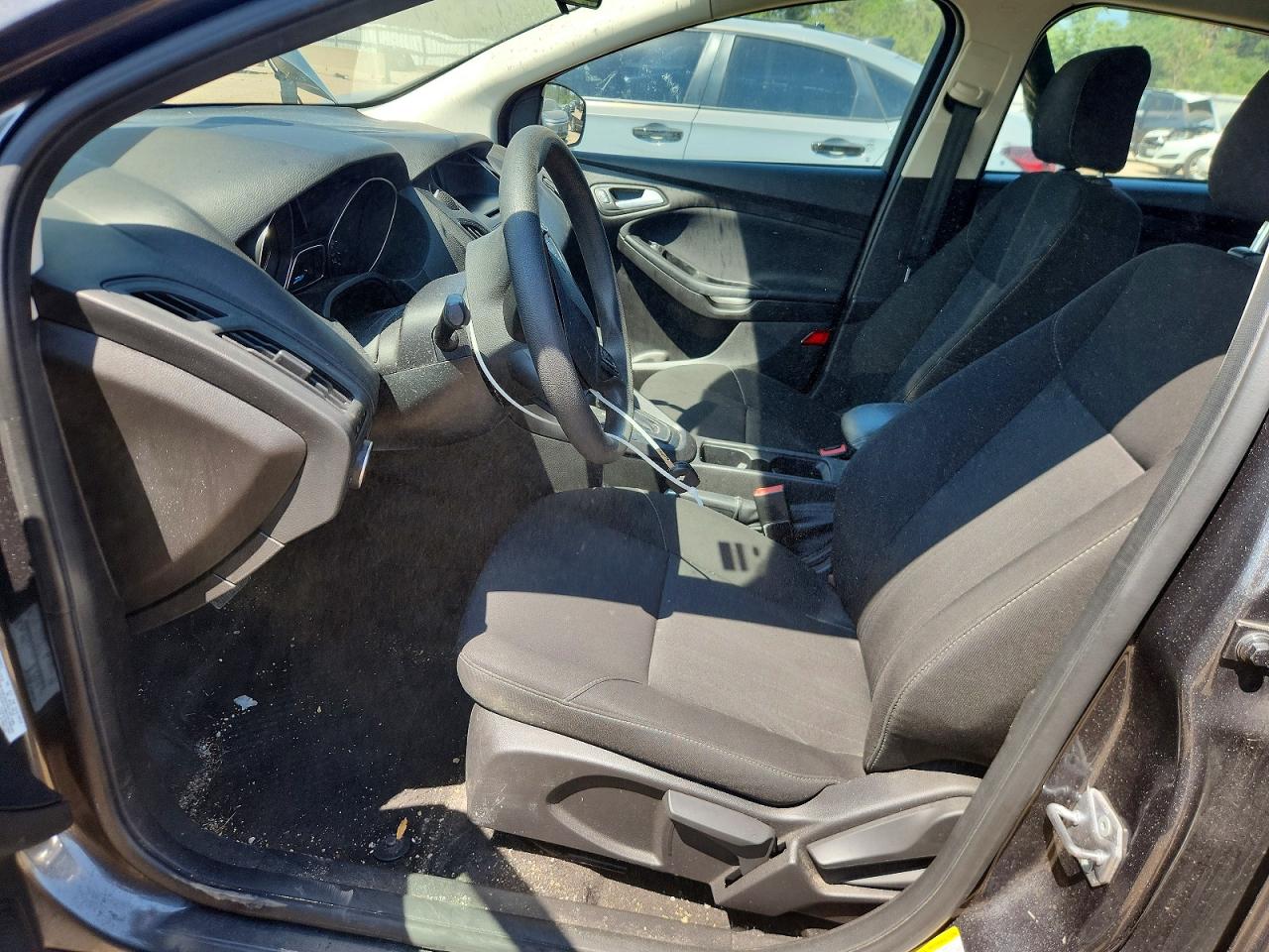 2017 Ford Focus Se Gray vin: 1FADP3F28HL315992