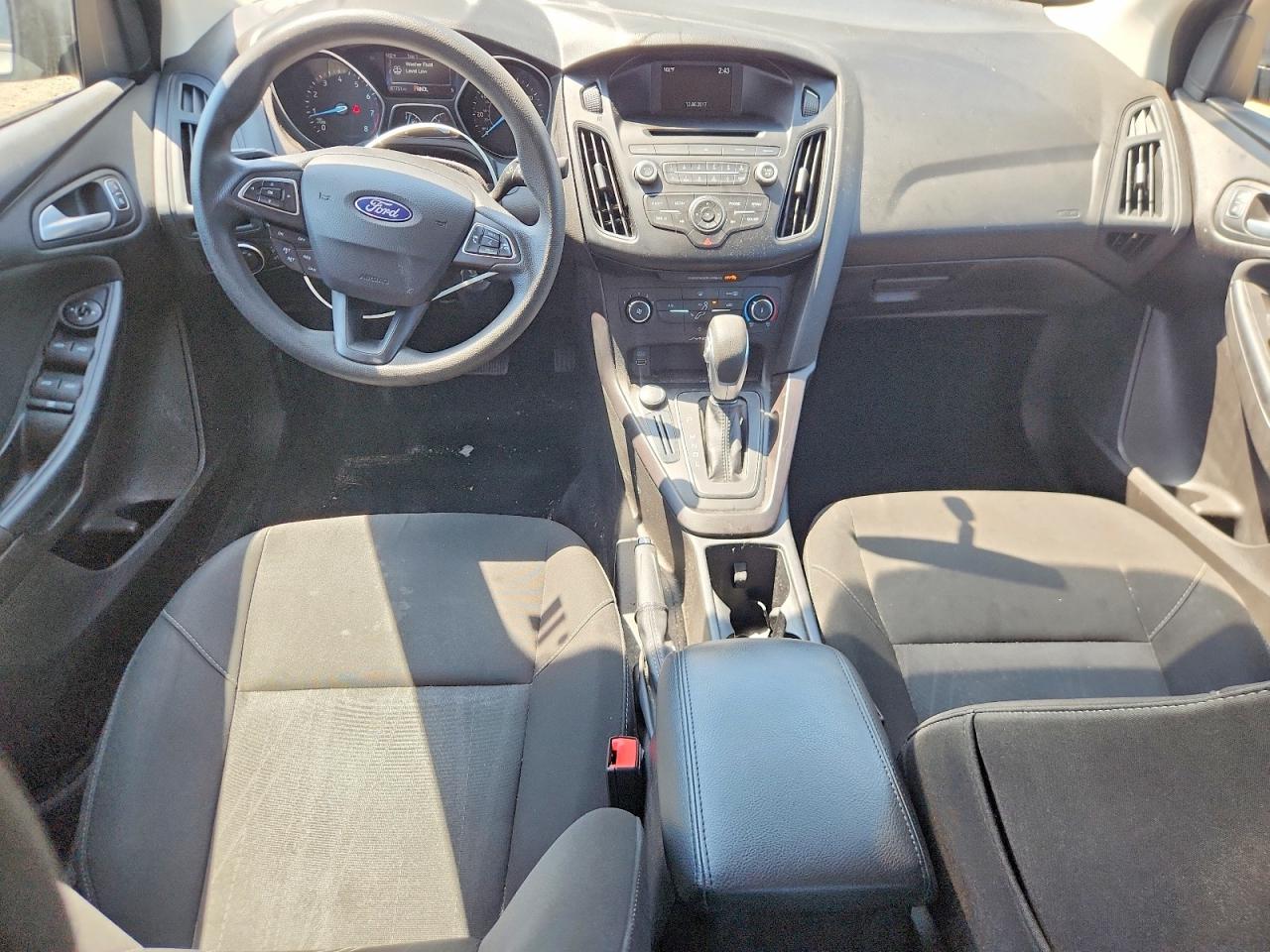 2017 Ford Focus Se Gray vin: 1FADP3F28HL315992