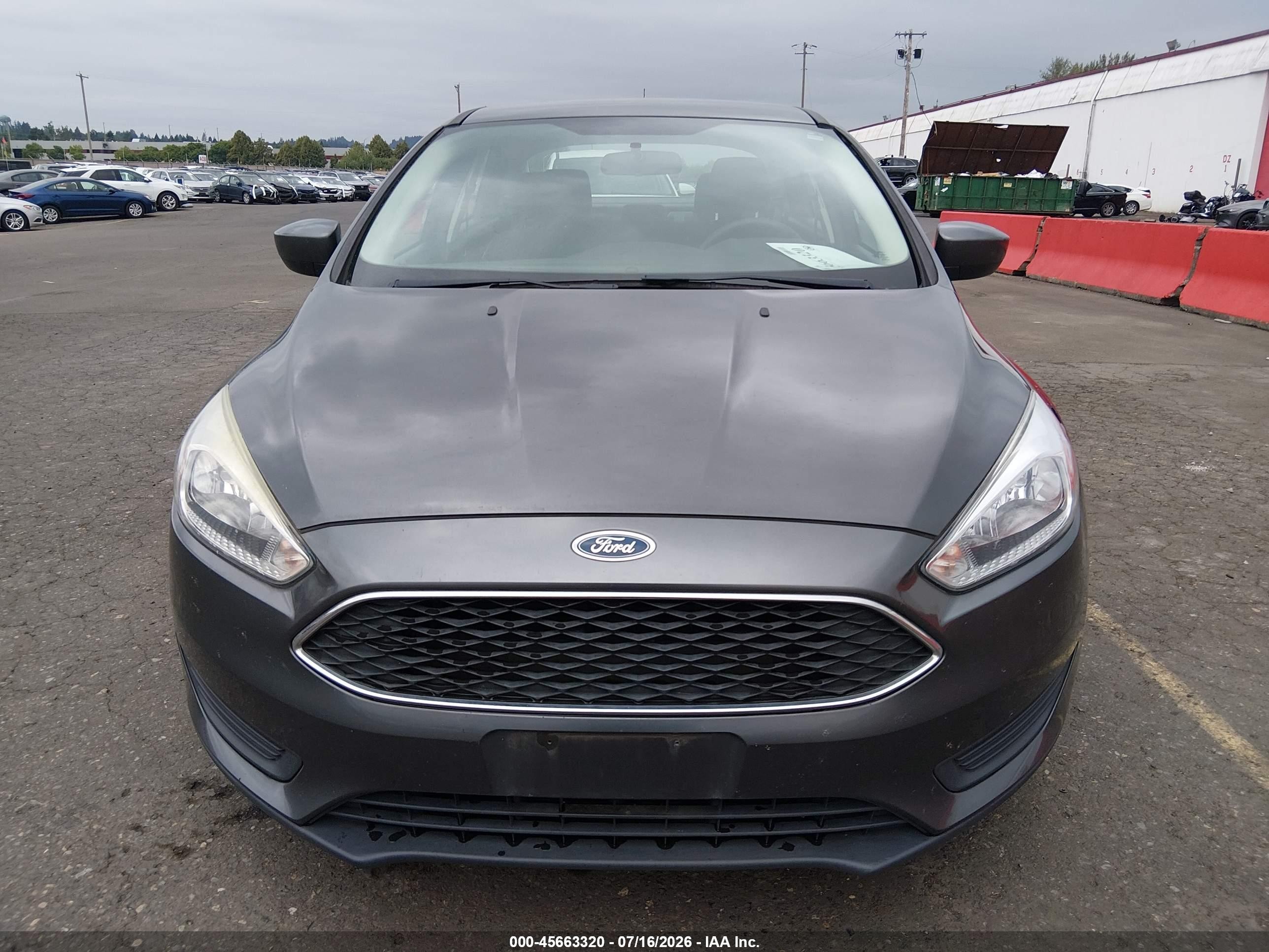 2018 Ford Focus Se Серый vin: 1FADP3F28JL327436