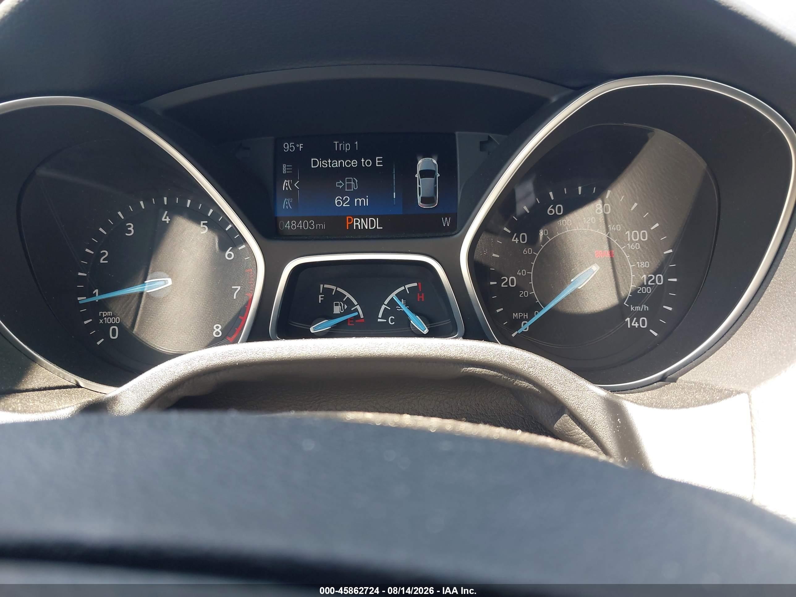 2018 Ford Focus Se White vin: 1FADP3F28JL328358