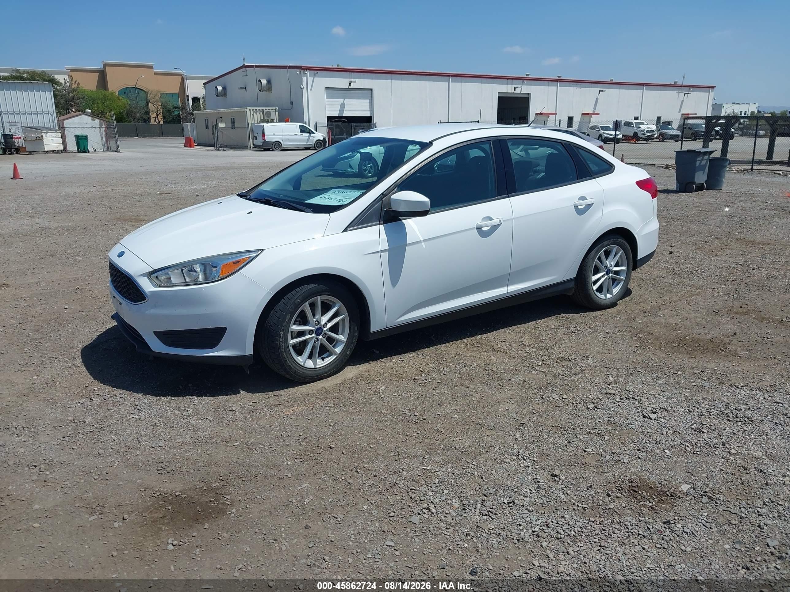 2018 Ford Focus Se White vin: 1FADP3F28JL328358