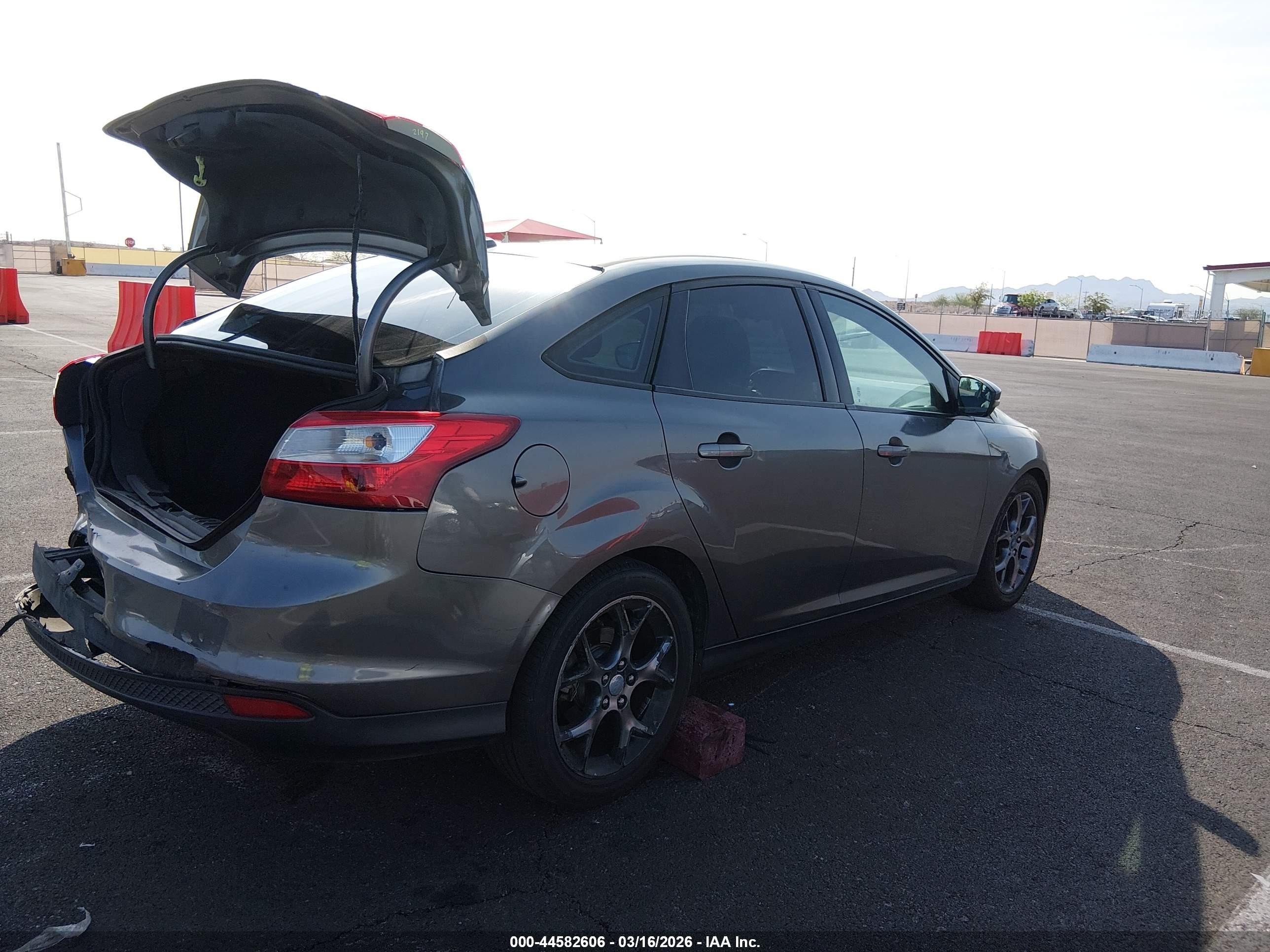 2013 Ford Focus Se Gray vin: 1FADP3F29DL201512