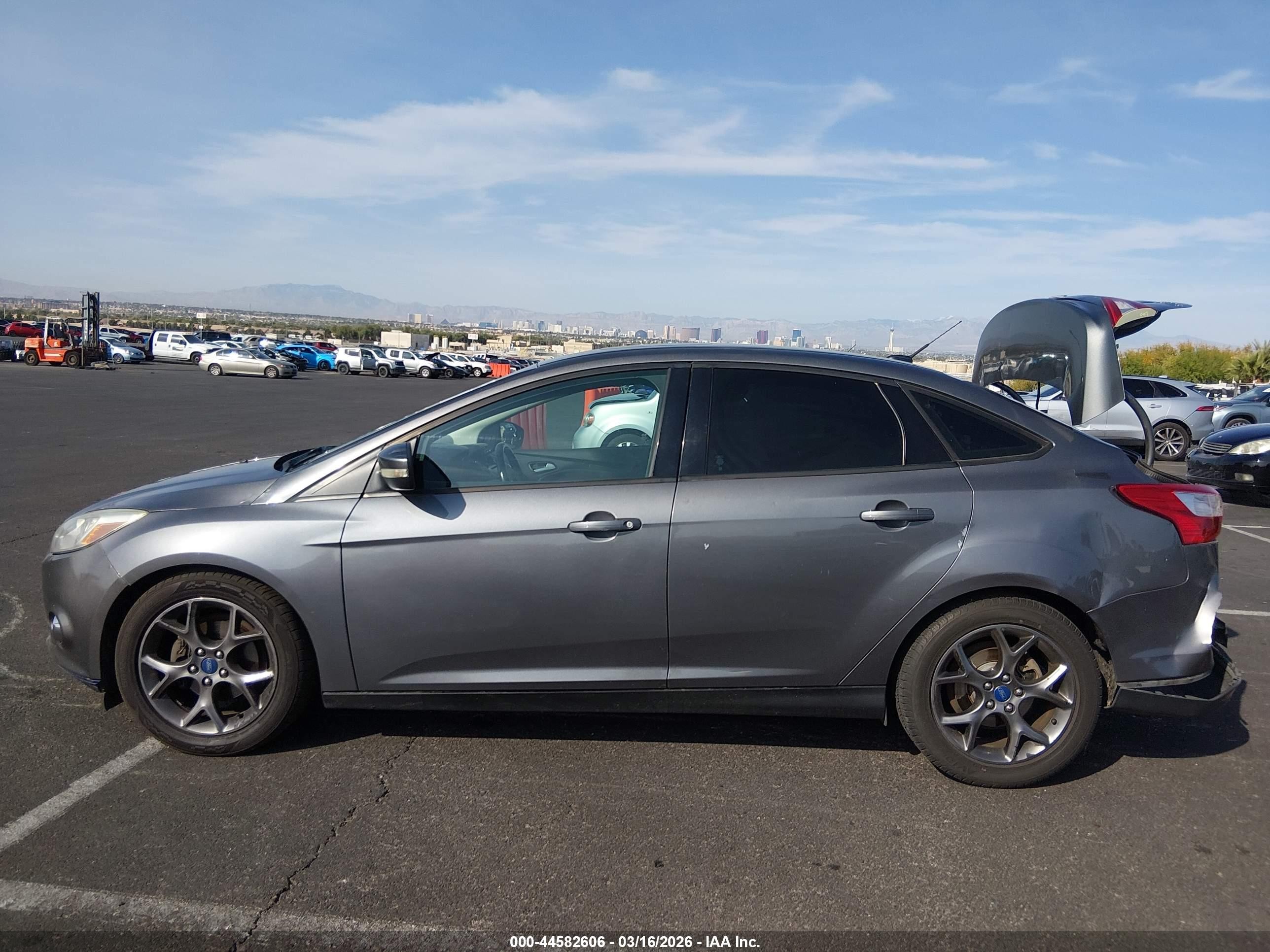 2013 Ford Focus Se Gray vin: 1FADP3F29DL201512