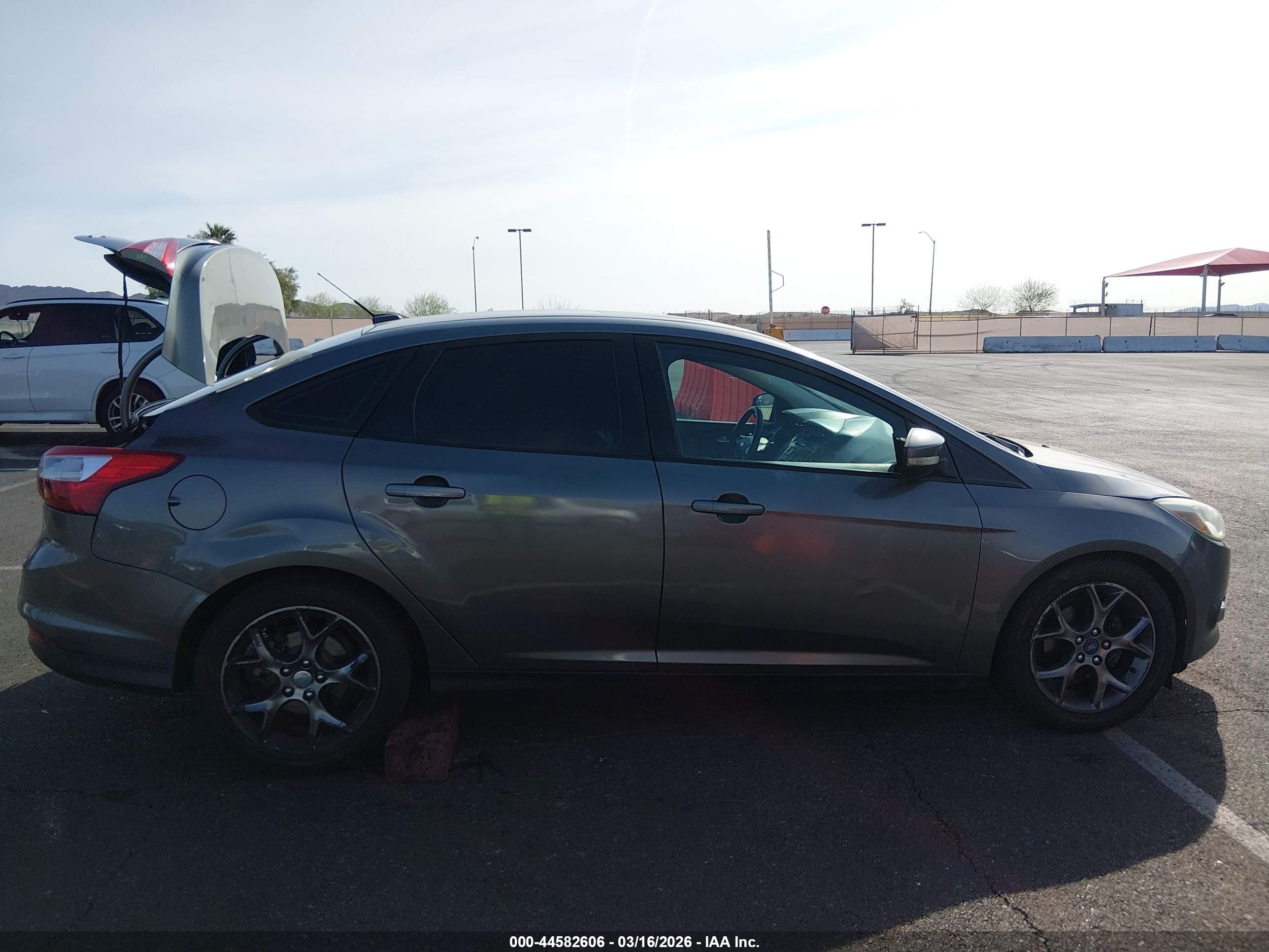 2013 Ford Focus Se Gray vin: 1FADP3F29DL201512