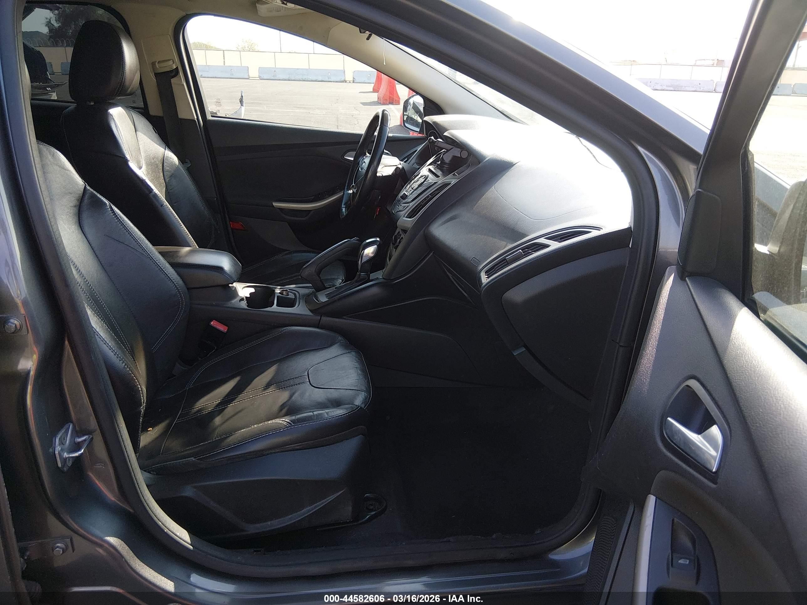 2013 Ford Focus Se Gray vin: 1FADP3F29DL201512
