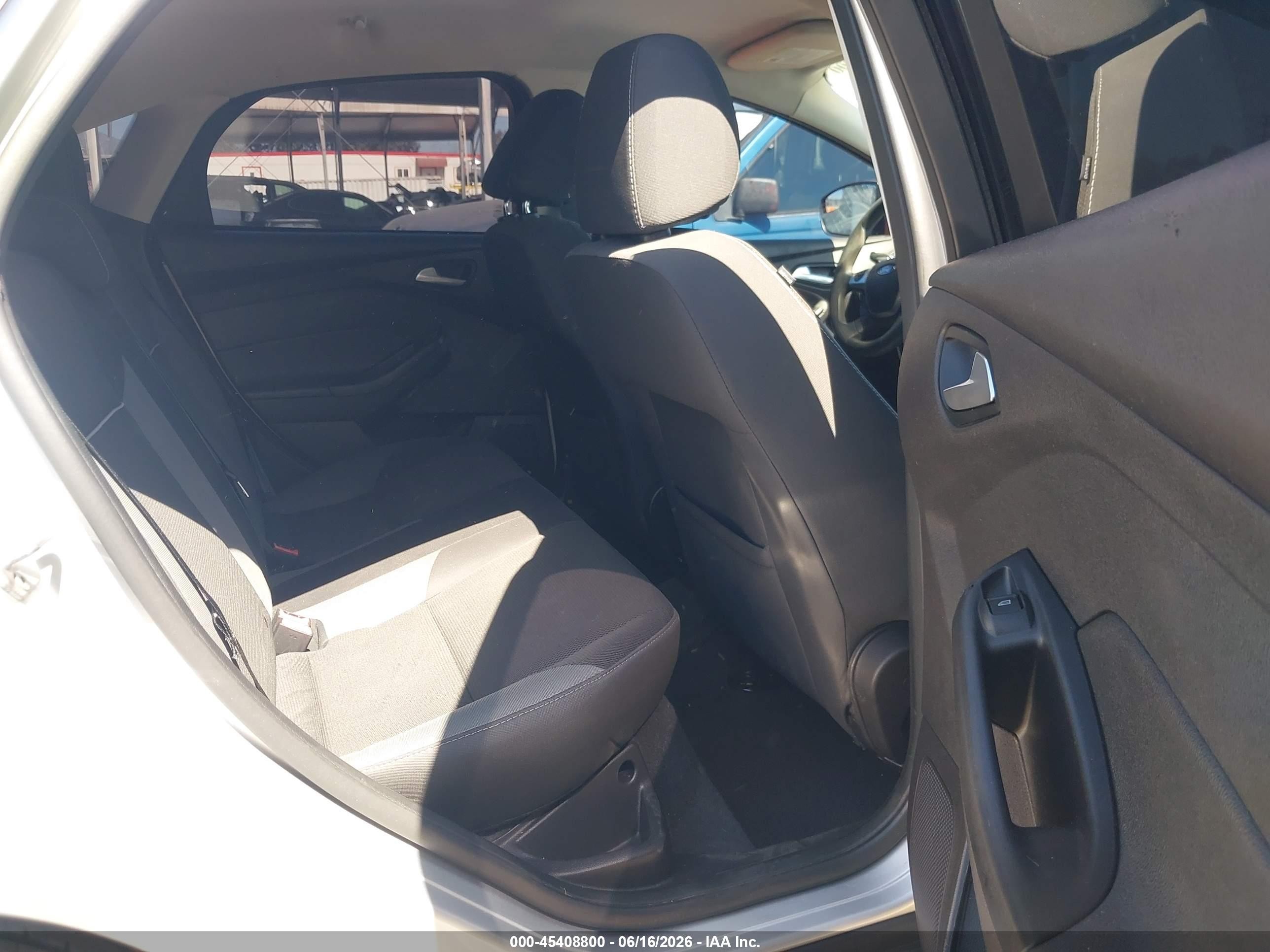 2013 Ford Focus Se Серебряный vin: 1FADP3F29DL376293