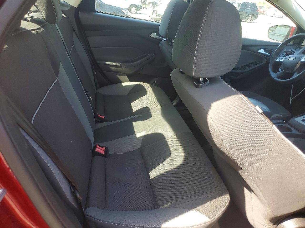 2014 Ford Focus Se Red vin: 1FADP3F29EL103484