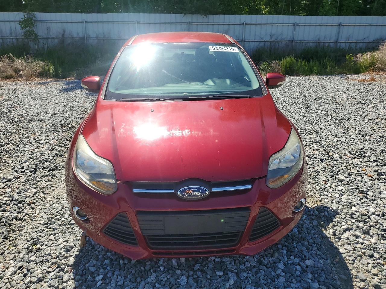 2014 Ford Focus Se Red vin: 1FADP3F29EL103484