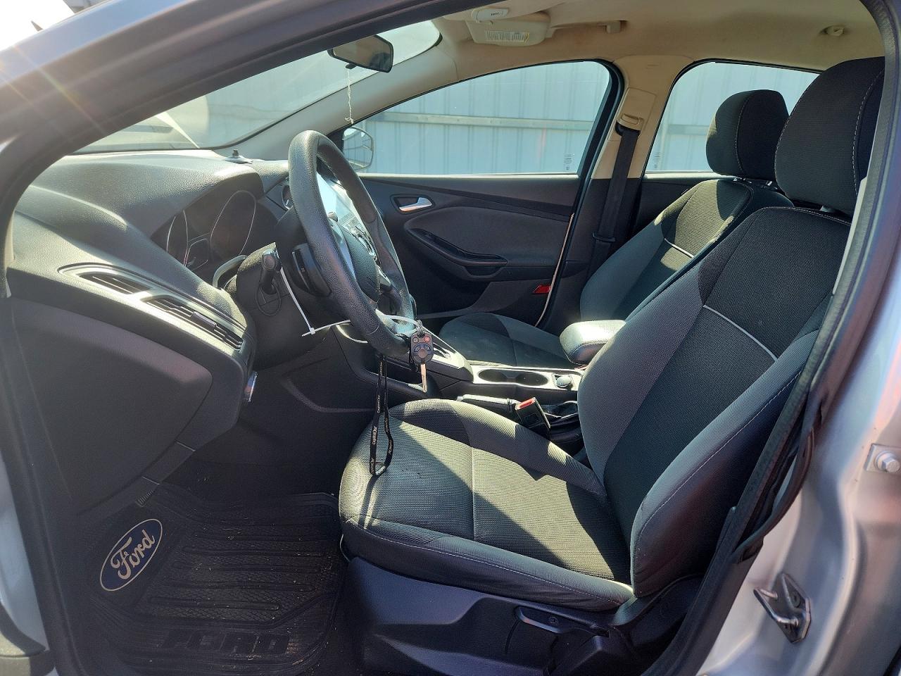 2014 Ford Focus Se Silver vin: 1FADP3F29EL105025