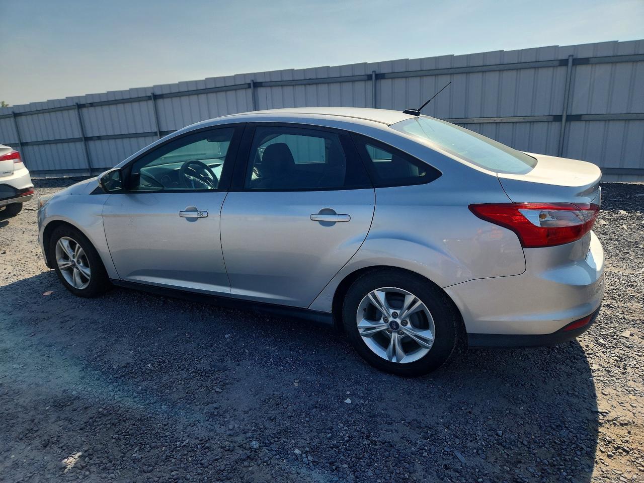 2014 Ford Focus Se Silver vin: 1FADP3F29EL105025