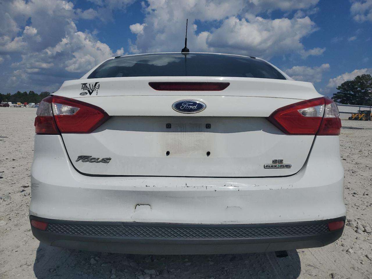 2014 Ford Focus Se White vin: 1FADP3F29EL127381